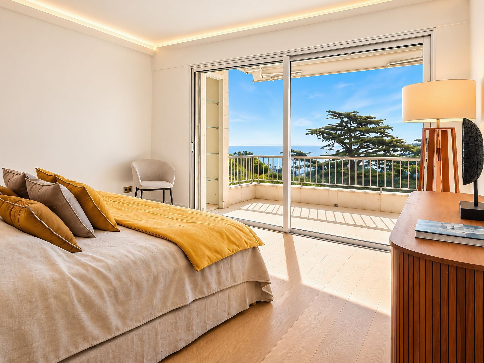 apartment 4 Rooms for sale on CANNES (06400)