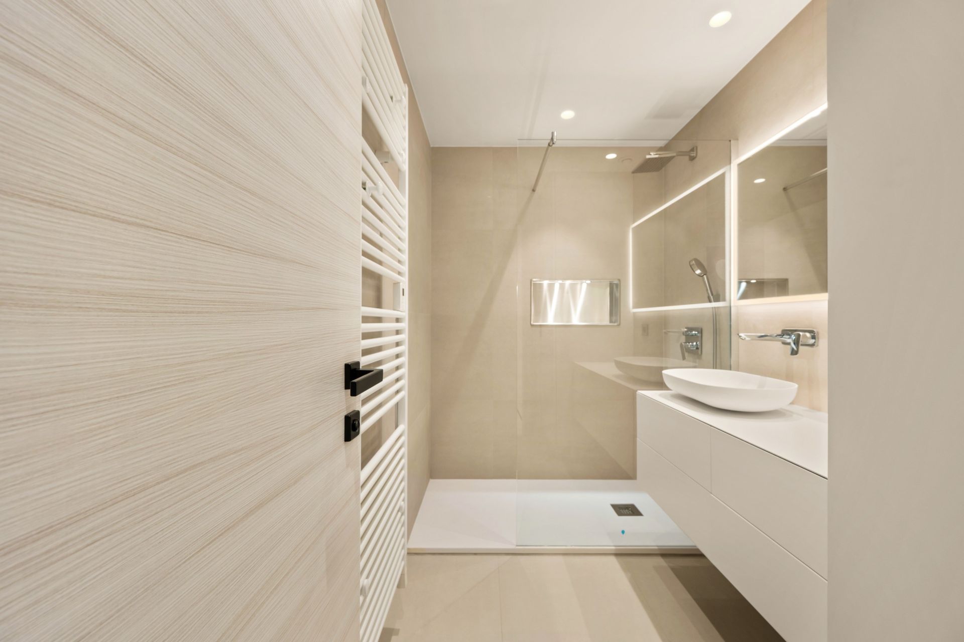 apartment 4 Rooms for sale on CANNES (06400)