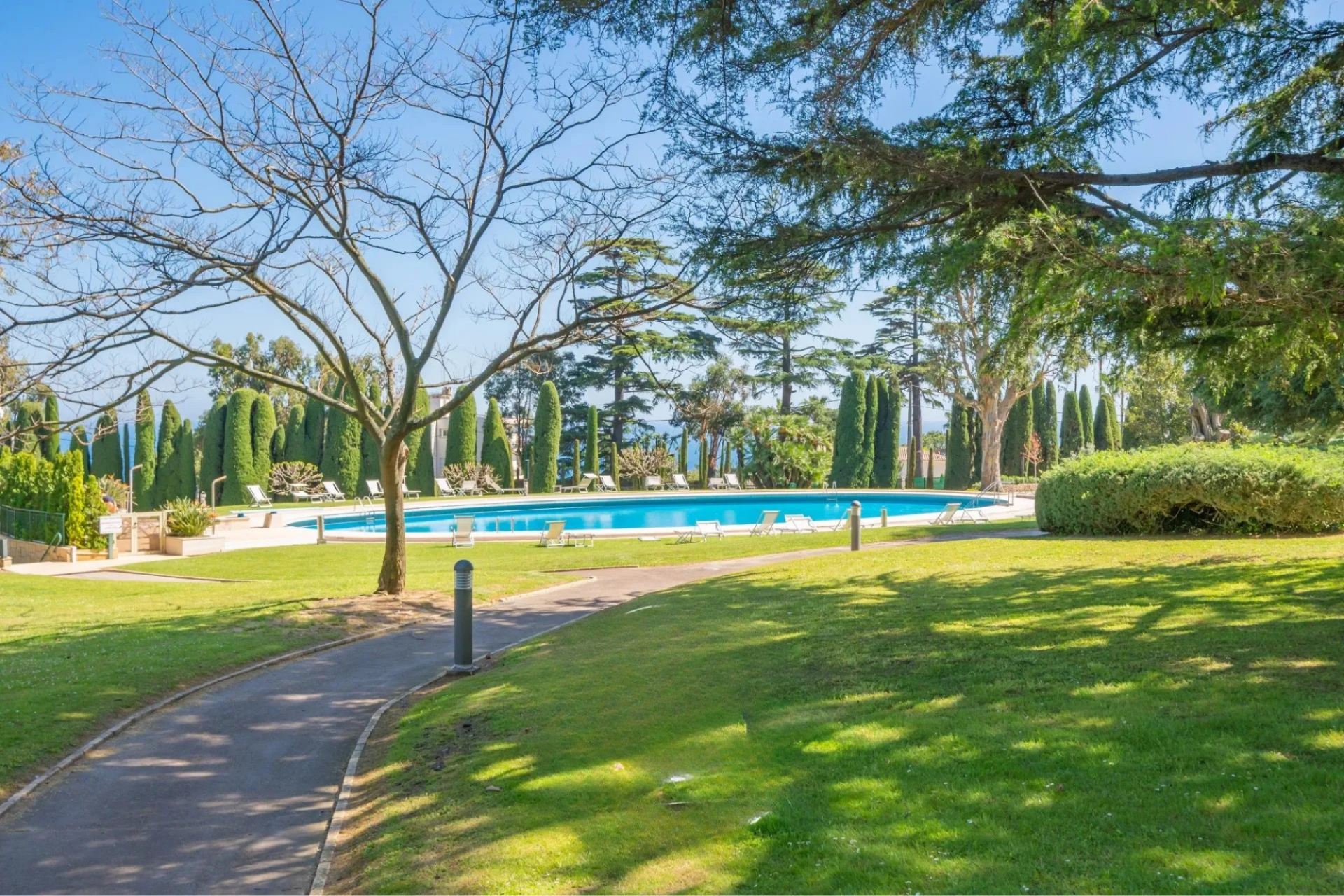 apartment 4 Rooms for sale on CANNES (06400)
