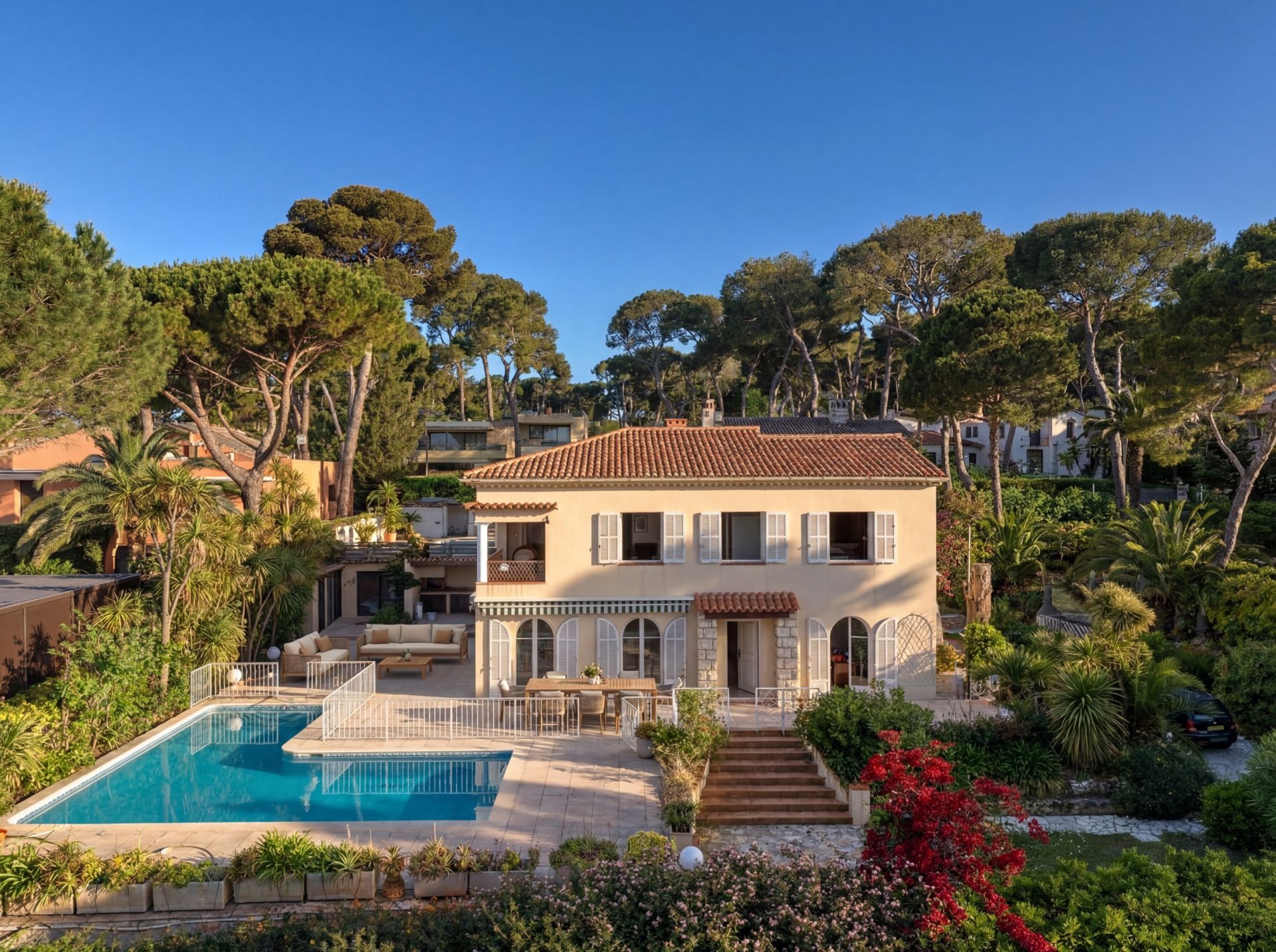 villa 7 Pièces en vente sur CAP D ANTIBES (06160)