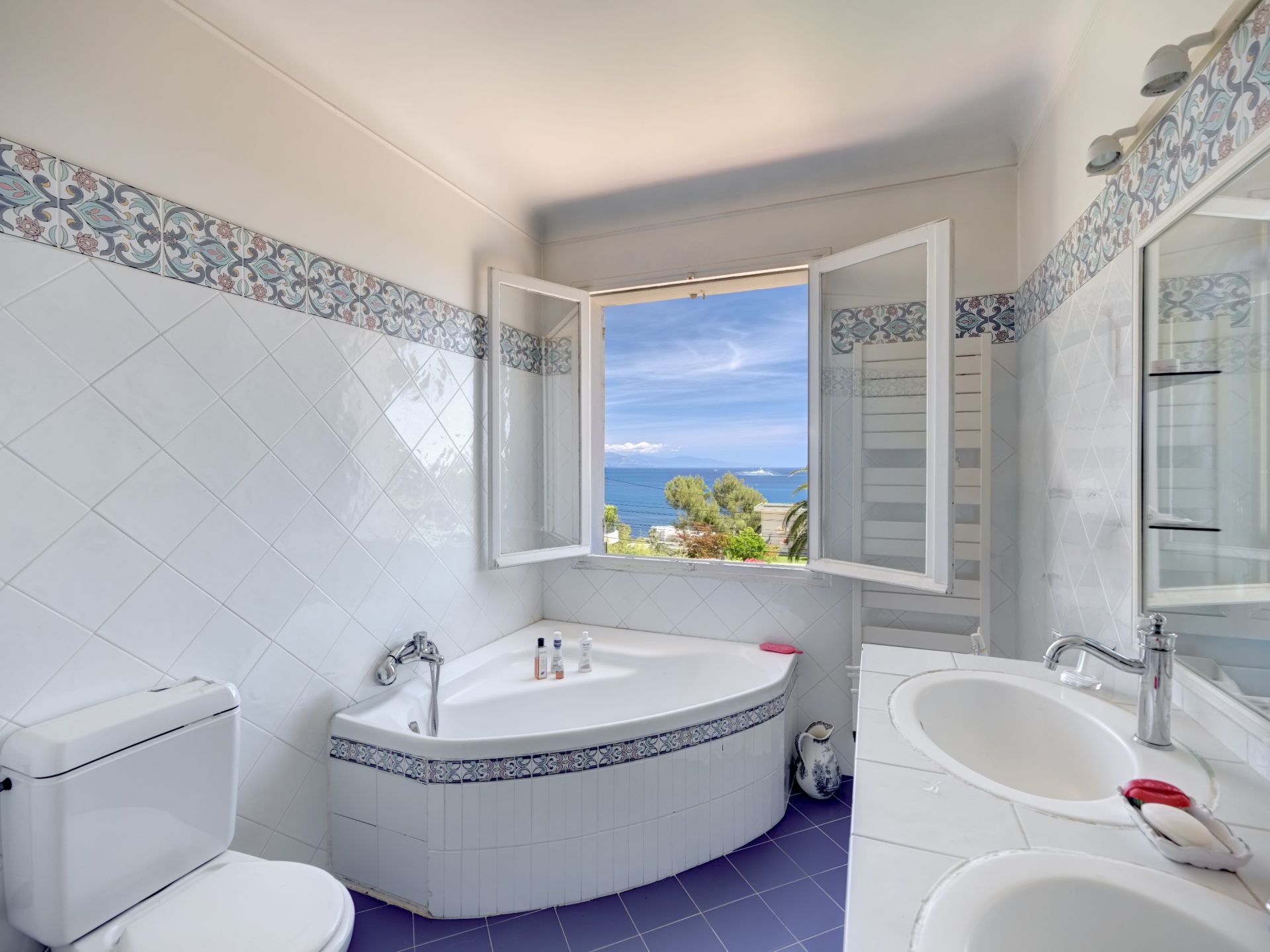 villa 7 Pièces en vente sur CAP D ANTIBES (06160)