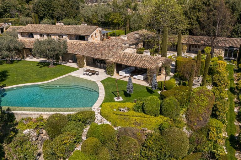maison provençale 11 Pièces en vente sur LA COLLE SUR LOUP (06480)