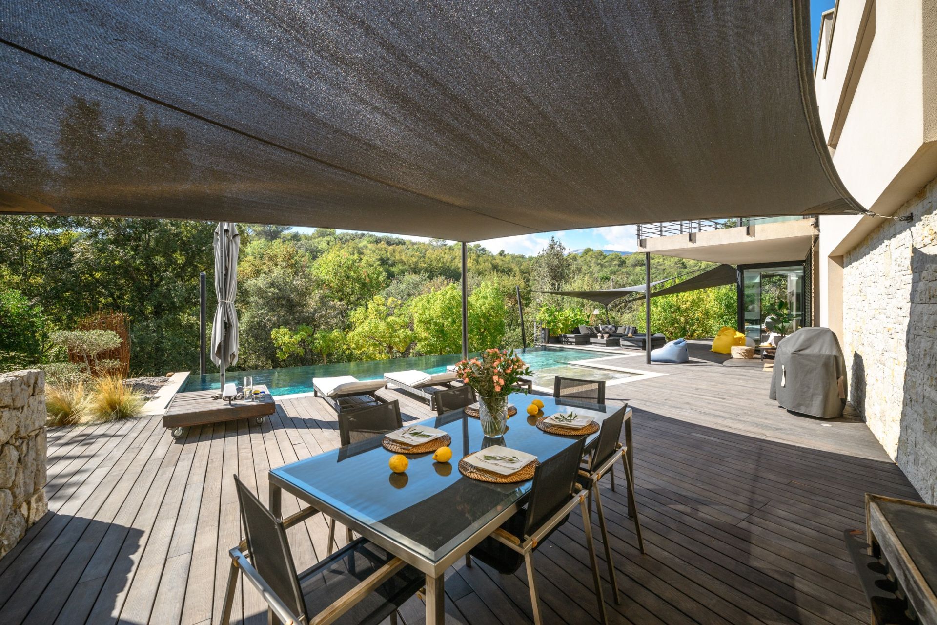 maison contemporaine 6 Pièces en vente sur LA COLLE SUR LOUP (06480)