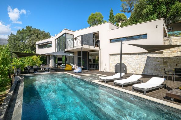 Vente Maison contemporaine La Colle-sur-Loup 6&nbsp;Pièces 237.5&nbsp;m²