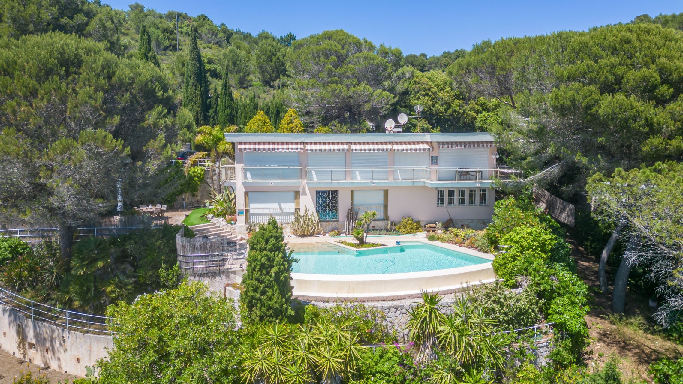 villa 5 Pièces en vente sur EZE (06360)