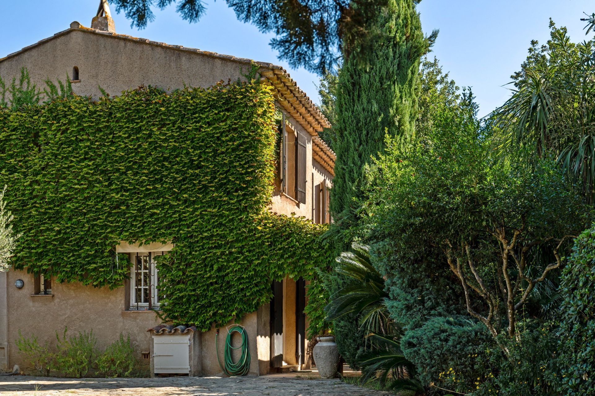 provencal house 5 Rooms for sale on ST TROPEZ (83990)