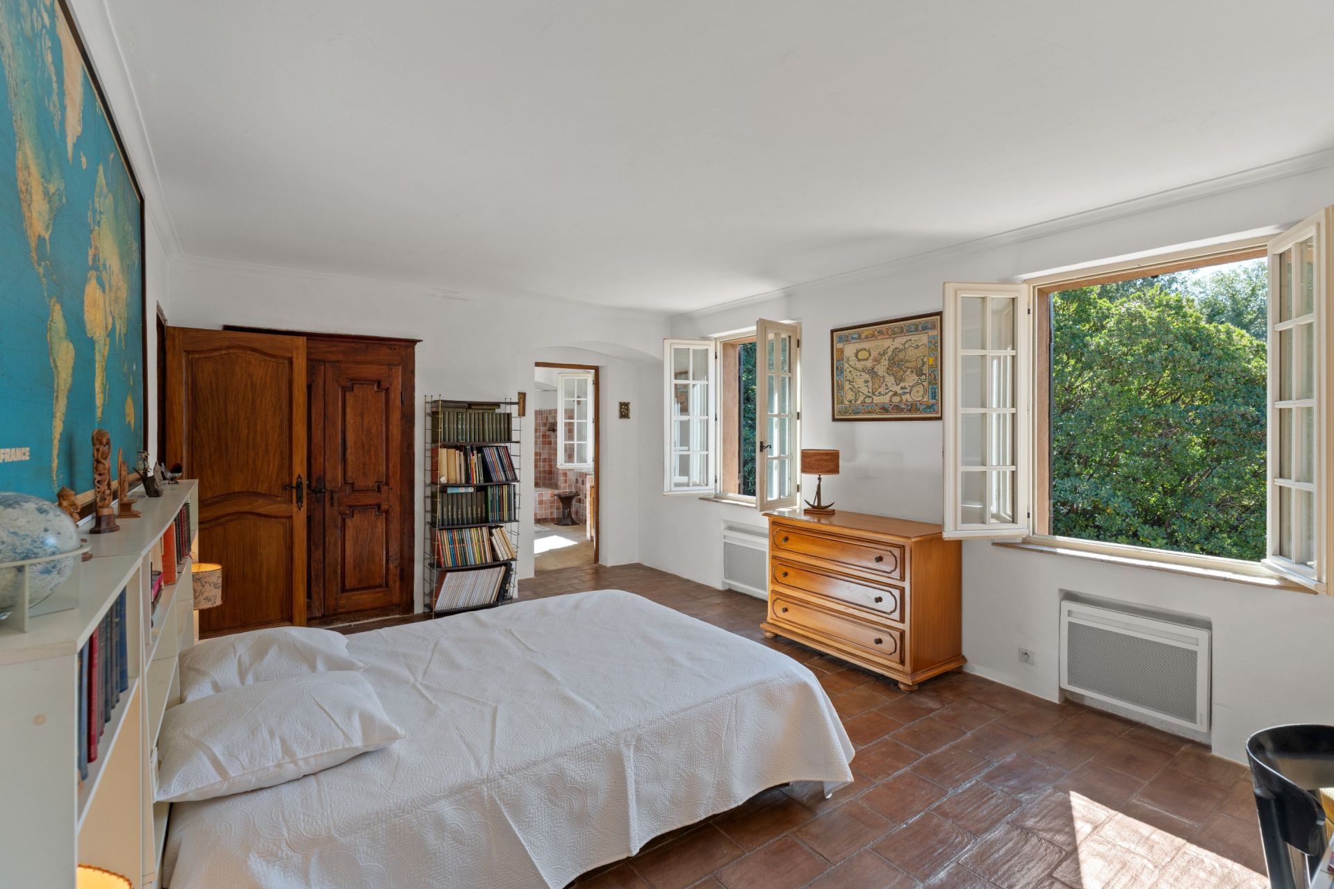 provencal house 5 Rooms for sale on ST TROPEZ (83990)