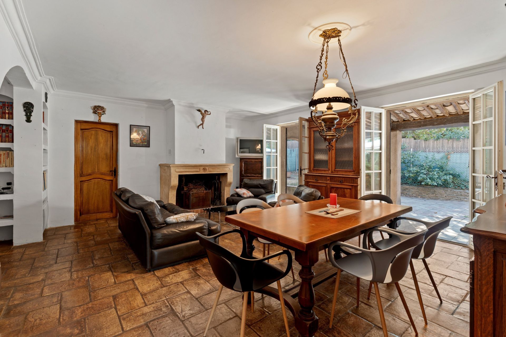 provencal house 5 Rooms for sale on ST TROPEZ (83990)