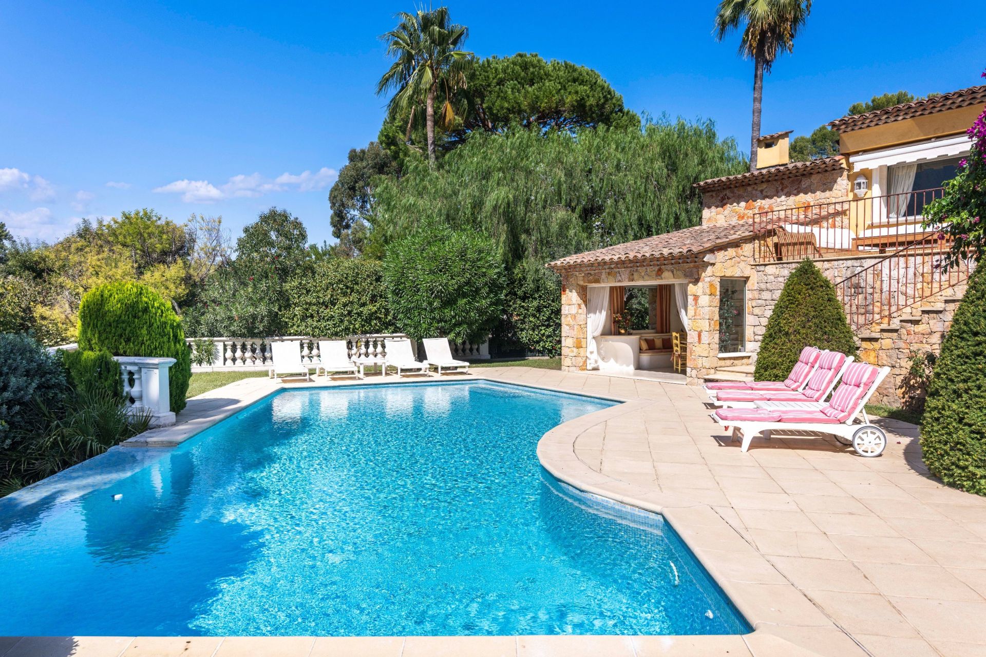 maison provençale 7 Pièces en vente sur MOUGINS (06250)