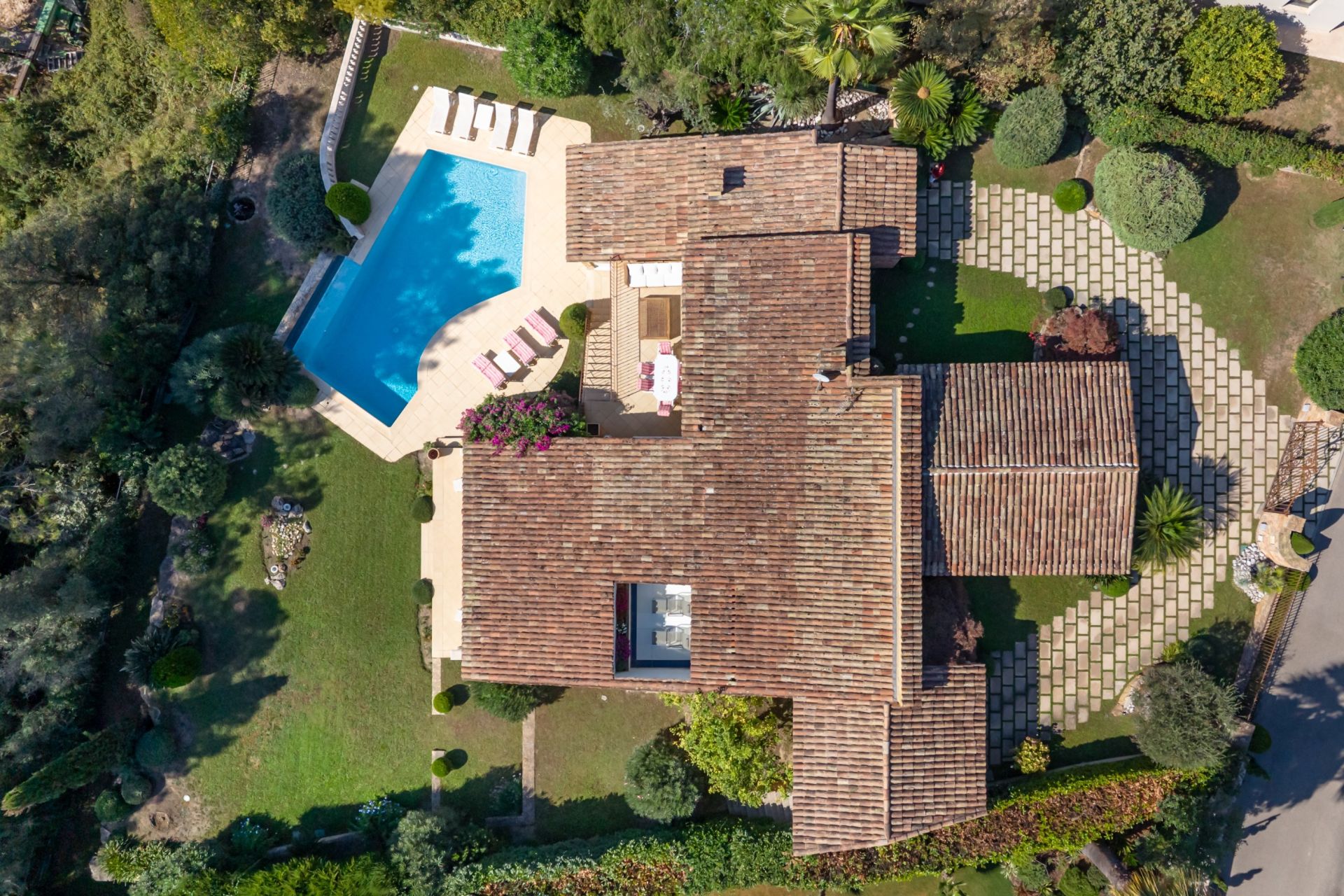 maison provençale 7 Pièces en vente sur MOUGINS (06250)