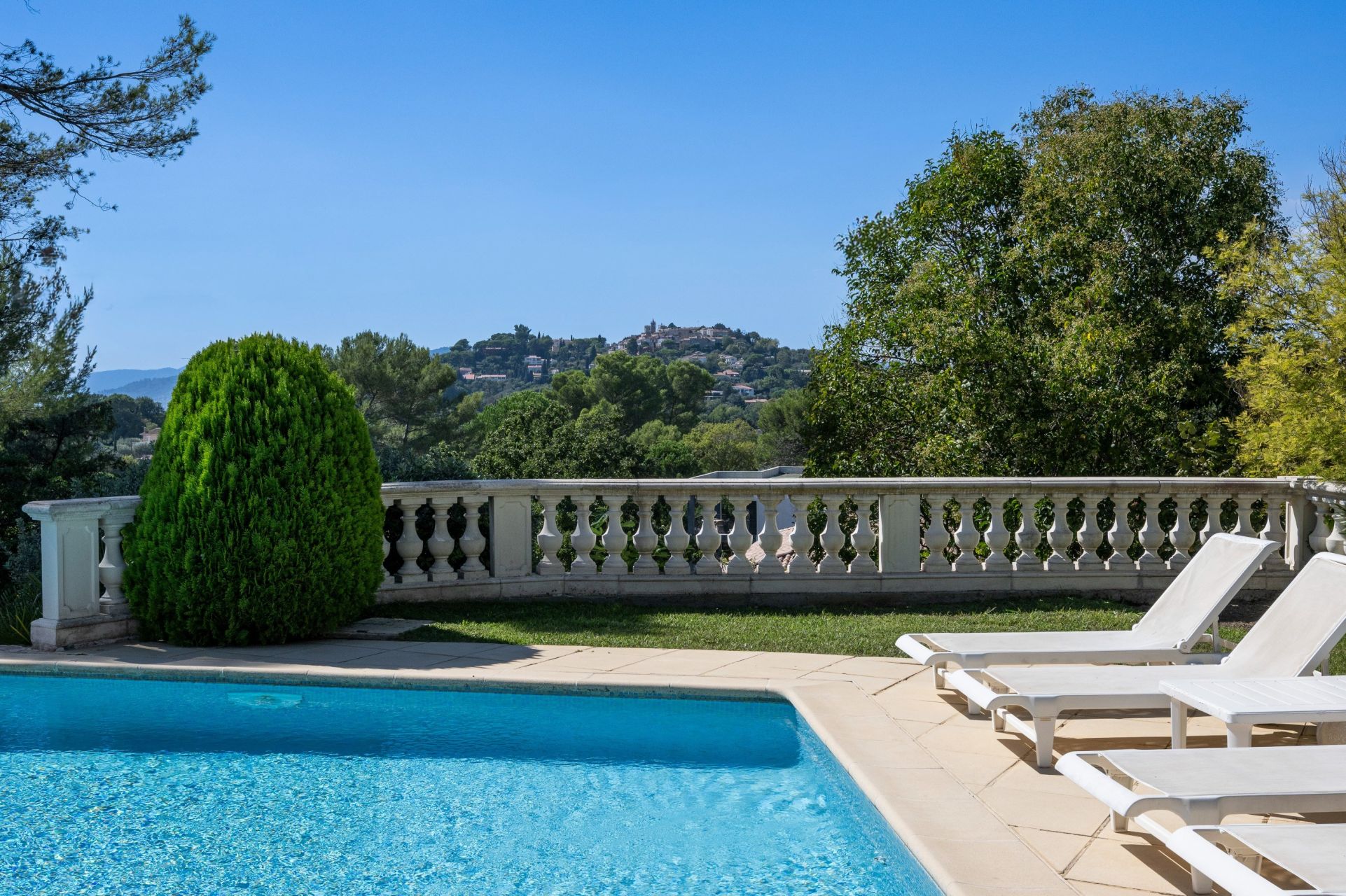 maison provençale 7 Pièces en vente sur MOUGINS (06250)