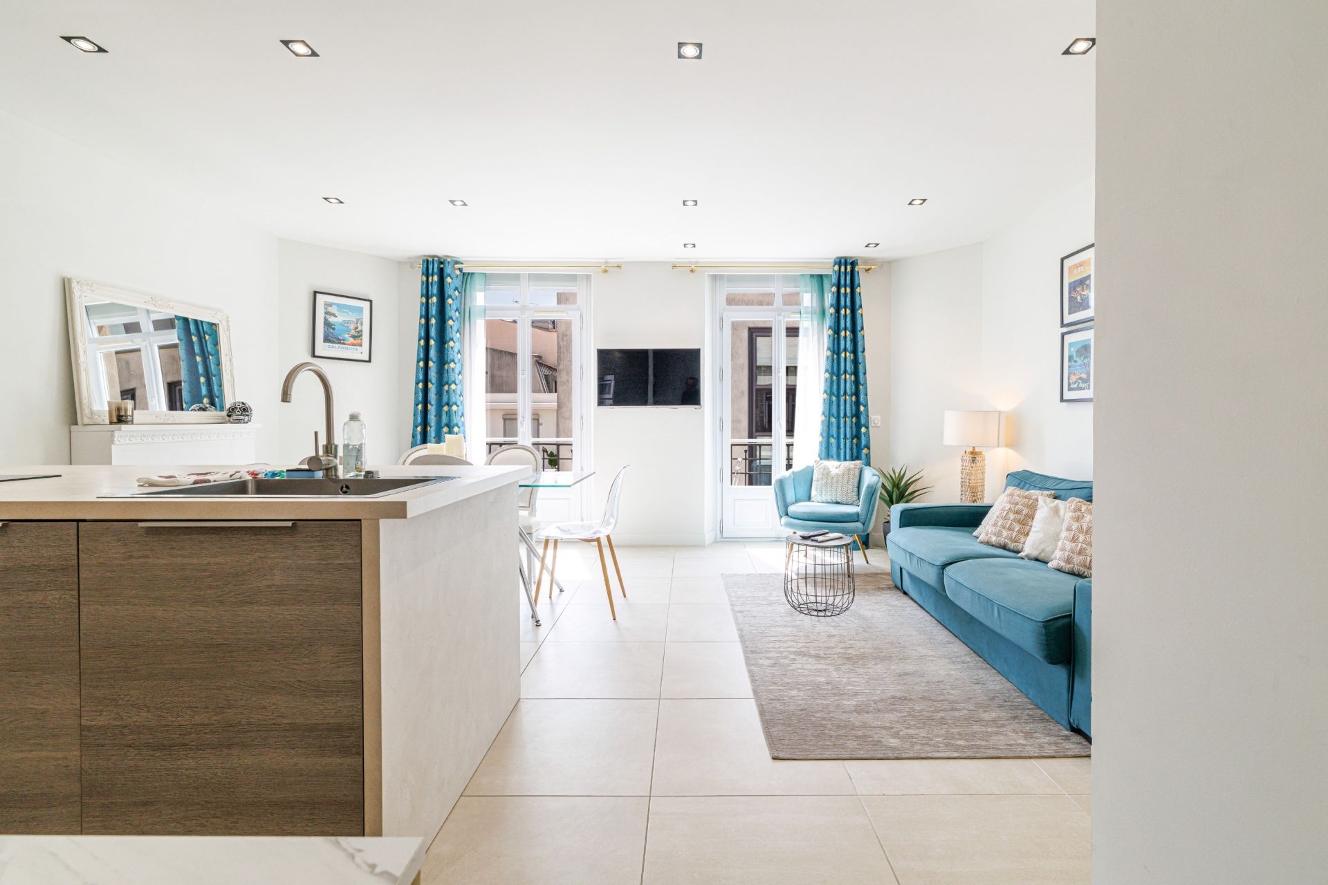 apartment 4 Rooms for sale on CANNES (06400)