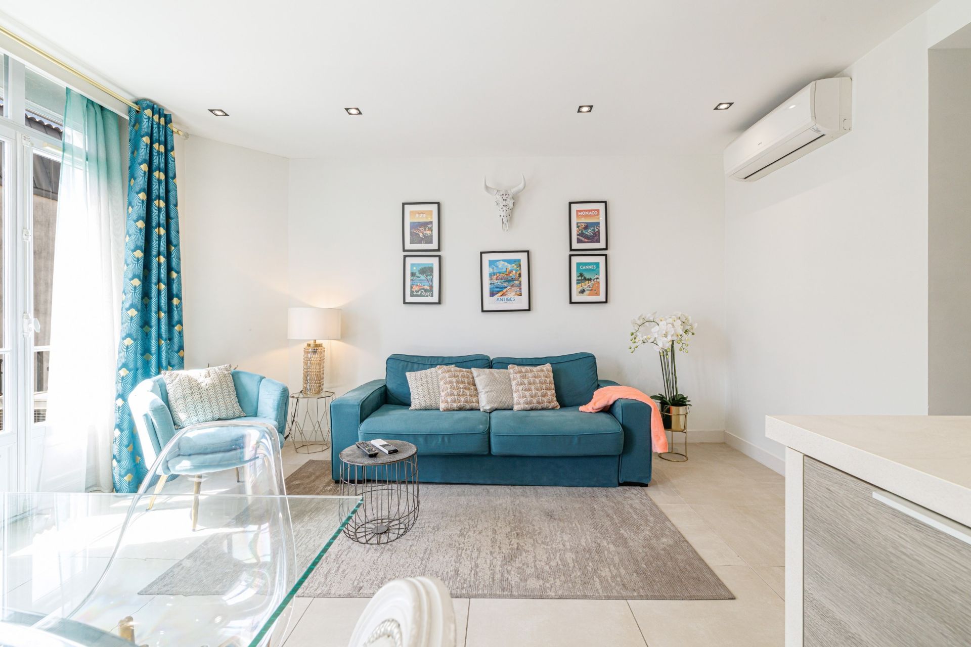 apartment 4 Rooms for sale on CANNES (06400)