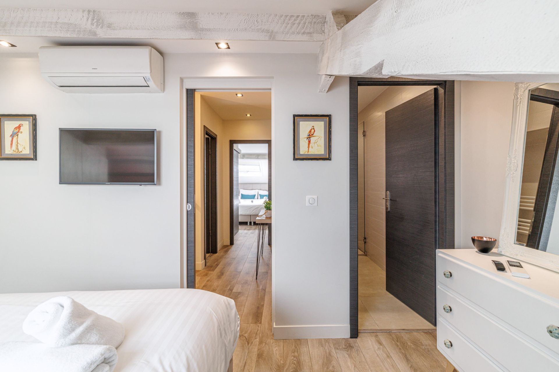 apartment 4 Rooms for sale on CANNES (06400)