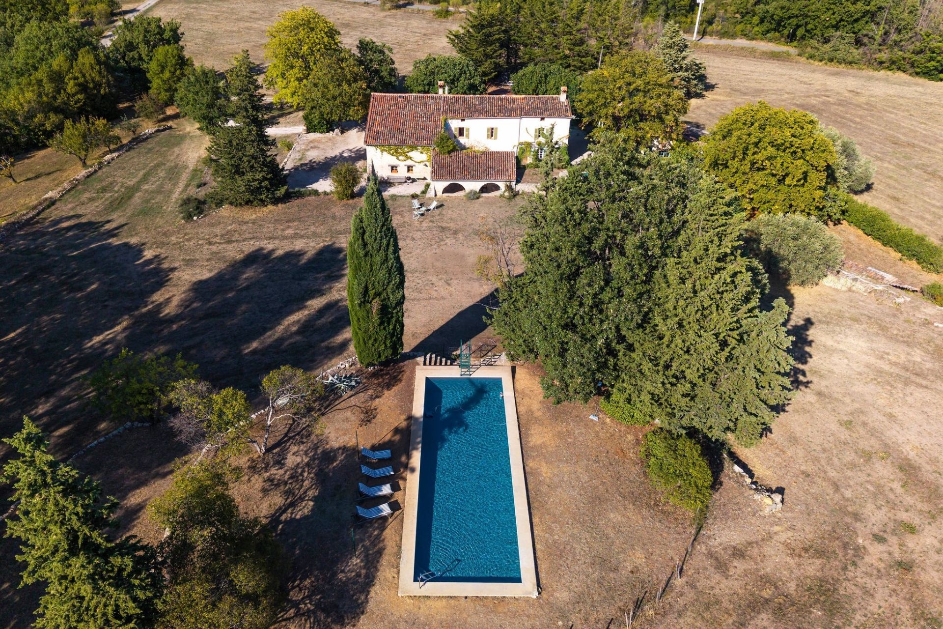 mas 10 Rooms for sale on TOURRETTES (83440)