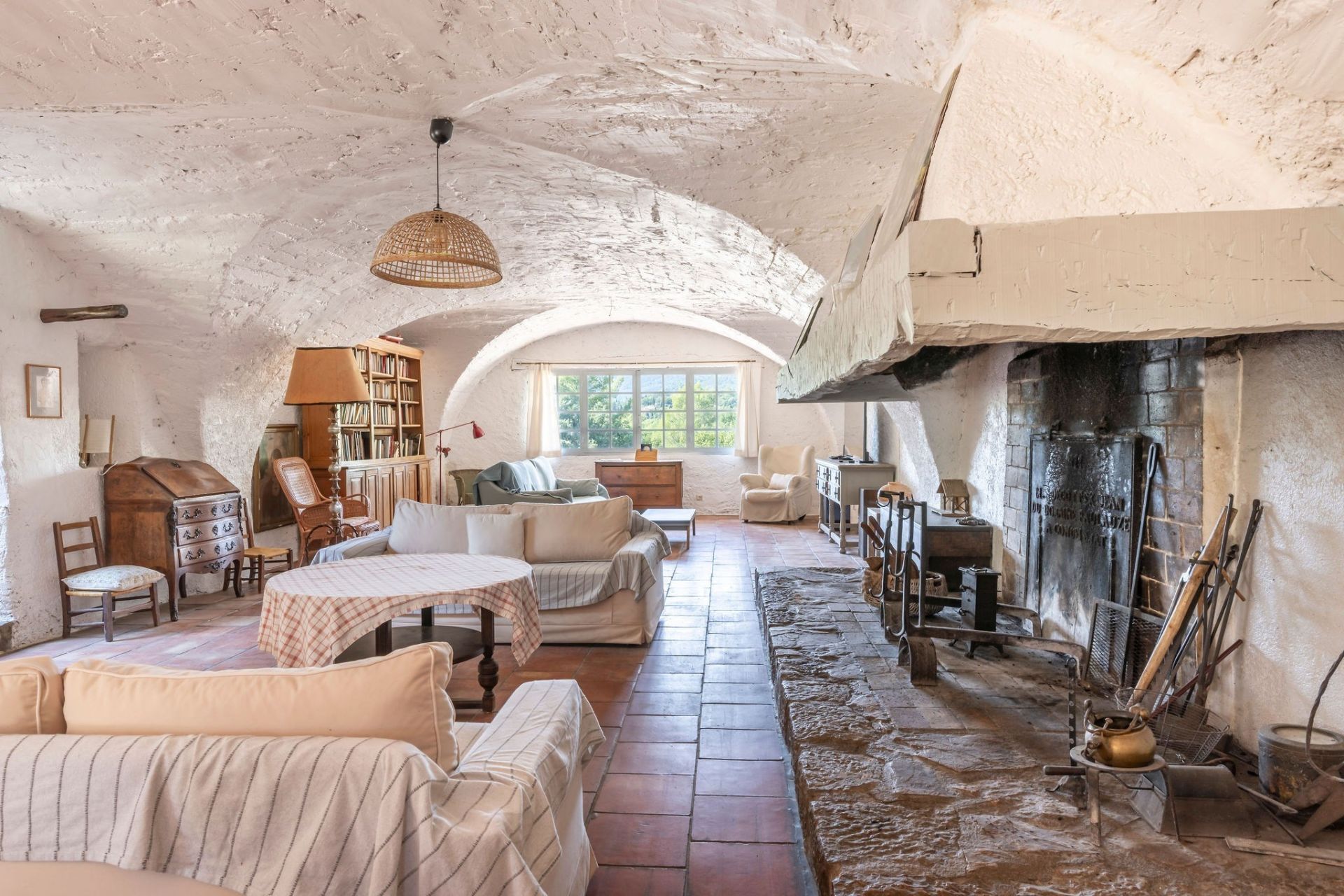 mas 10 Rooms for sale on TOURRETTES (83440)