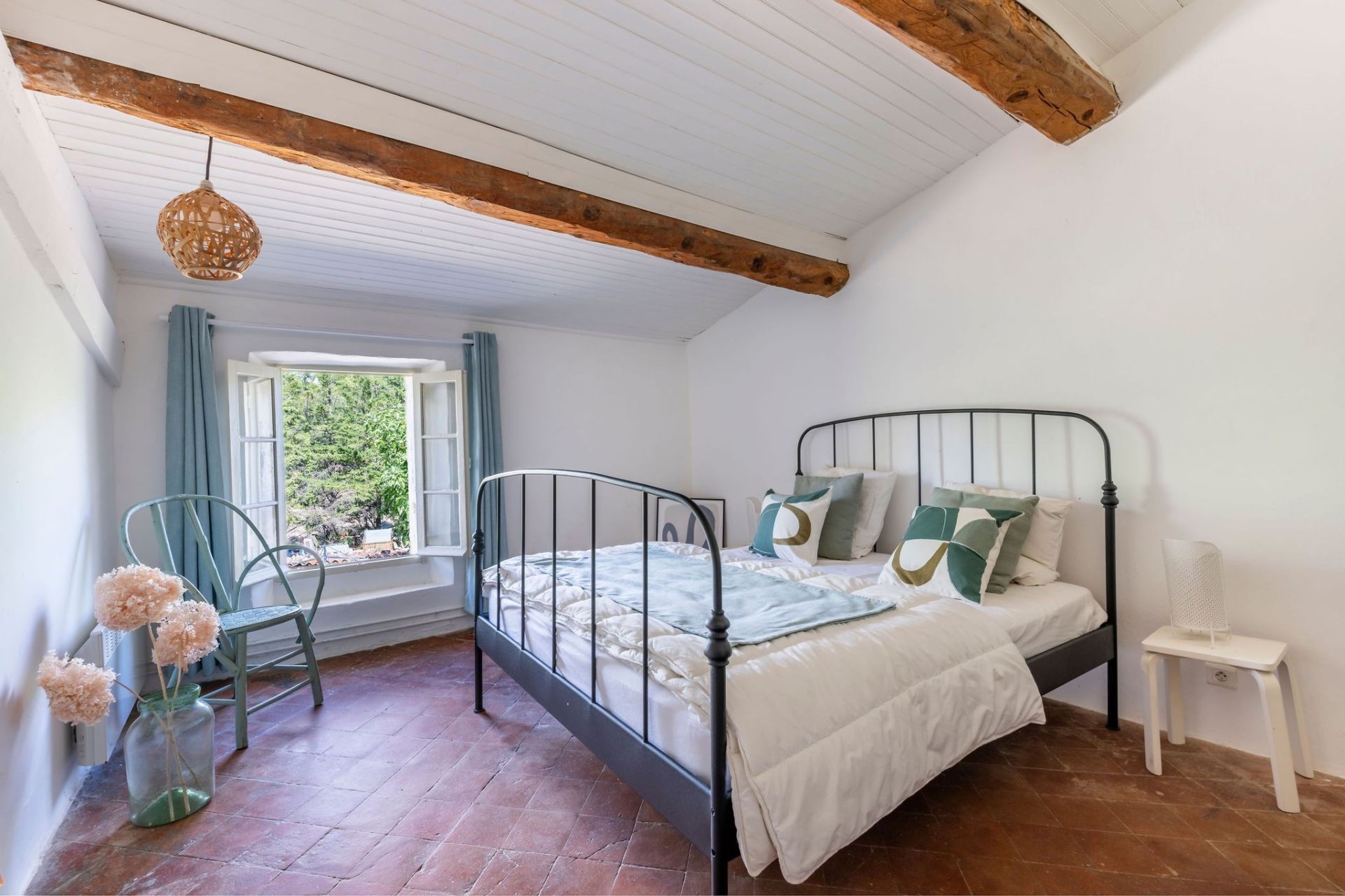 mas 10 Rooms for sale on TOURRETTES (83440)