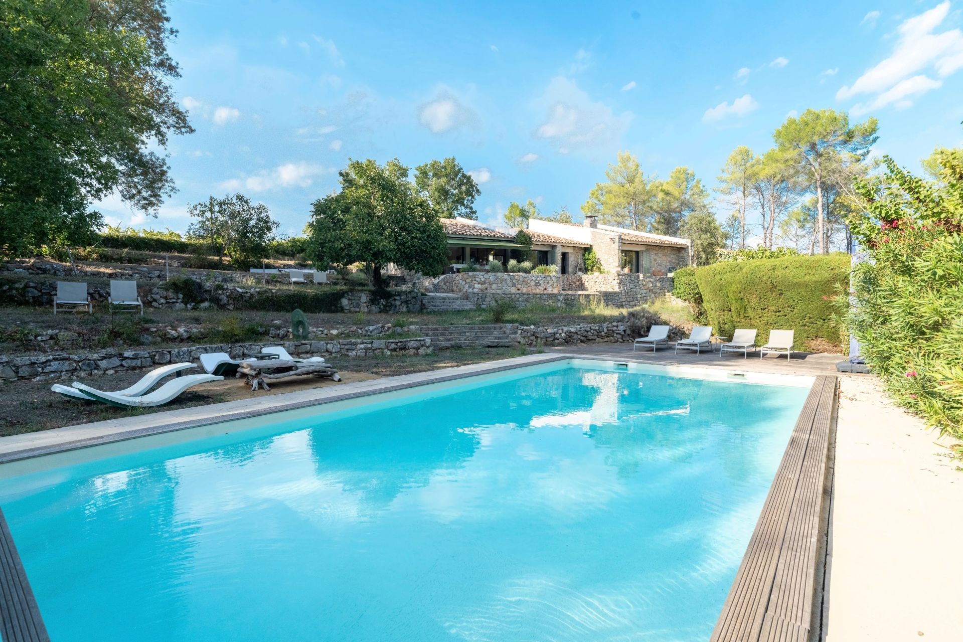 maison provençale 6 Pièces en vente sur ST PAUL EN FORET (83440)