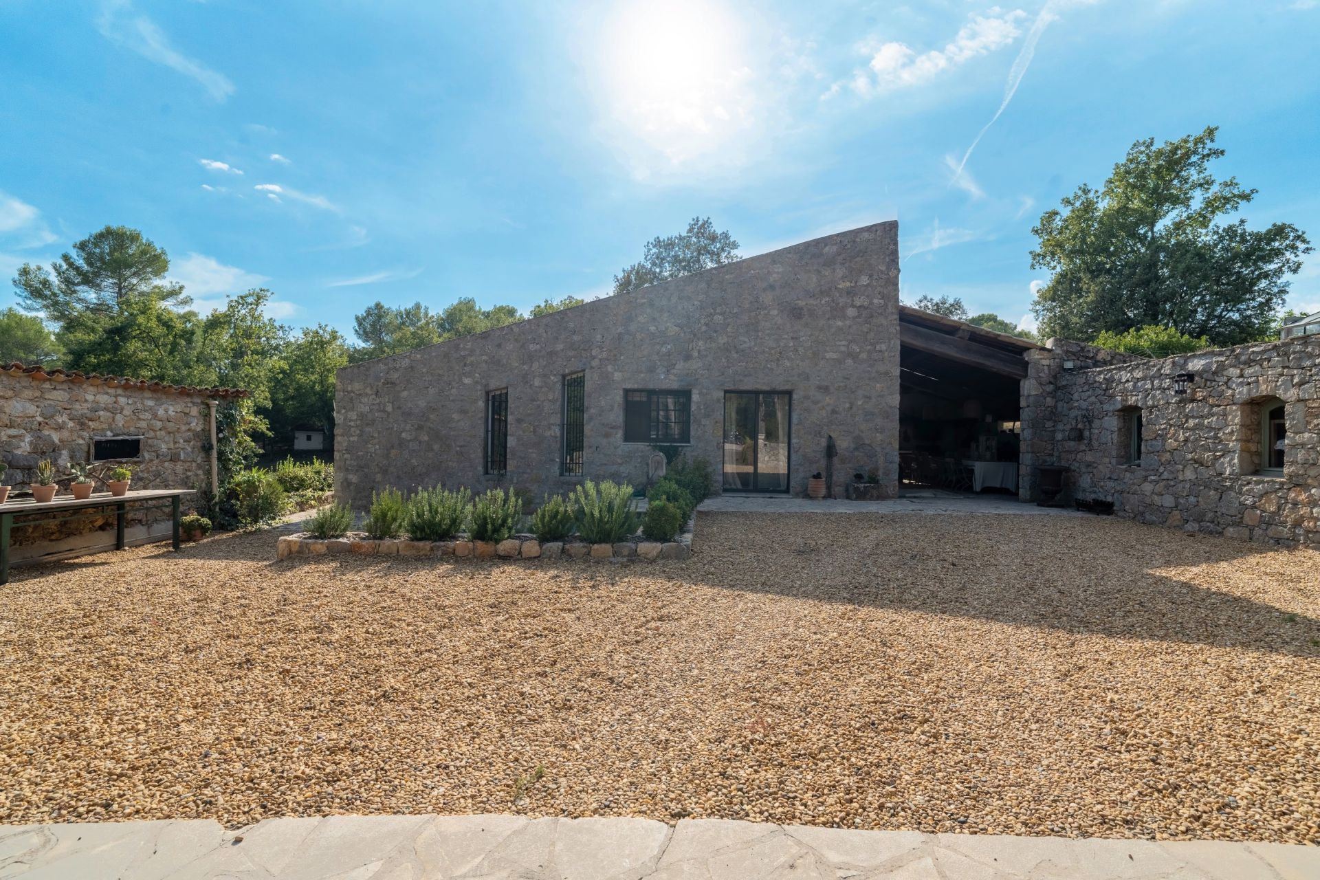 maison provençale 6 Pièces en vente sur ST PAUL EN FORET (83440)