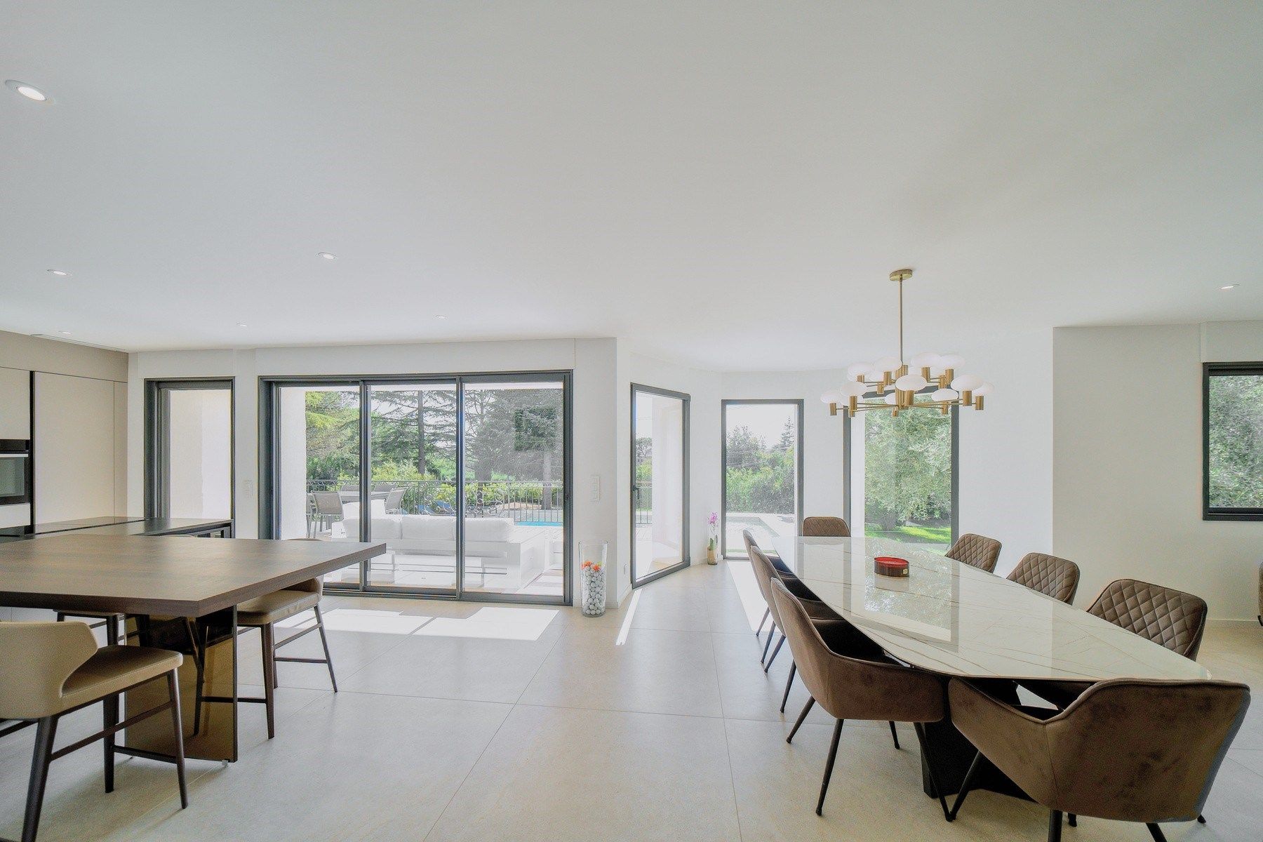 villa 9 Pièces en vente sur CHATEAUNEUF GRASSE (06740)