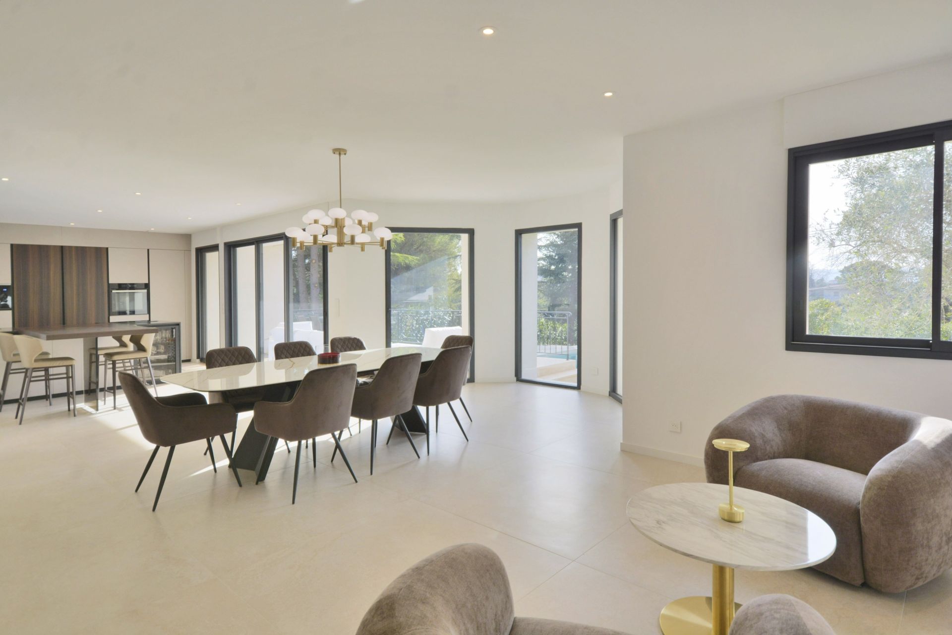 villa 9 Pièces en vente sur CHATEAUNEUF GRASSE (06740)