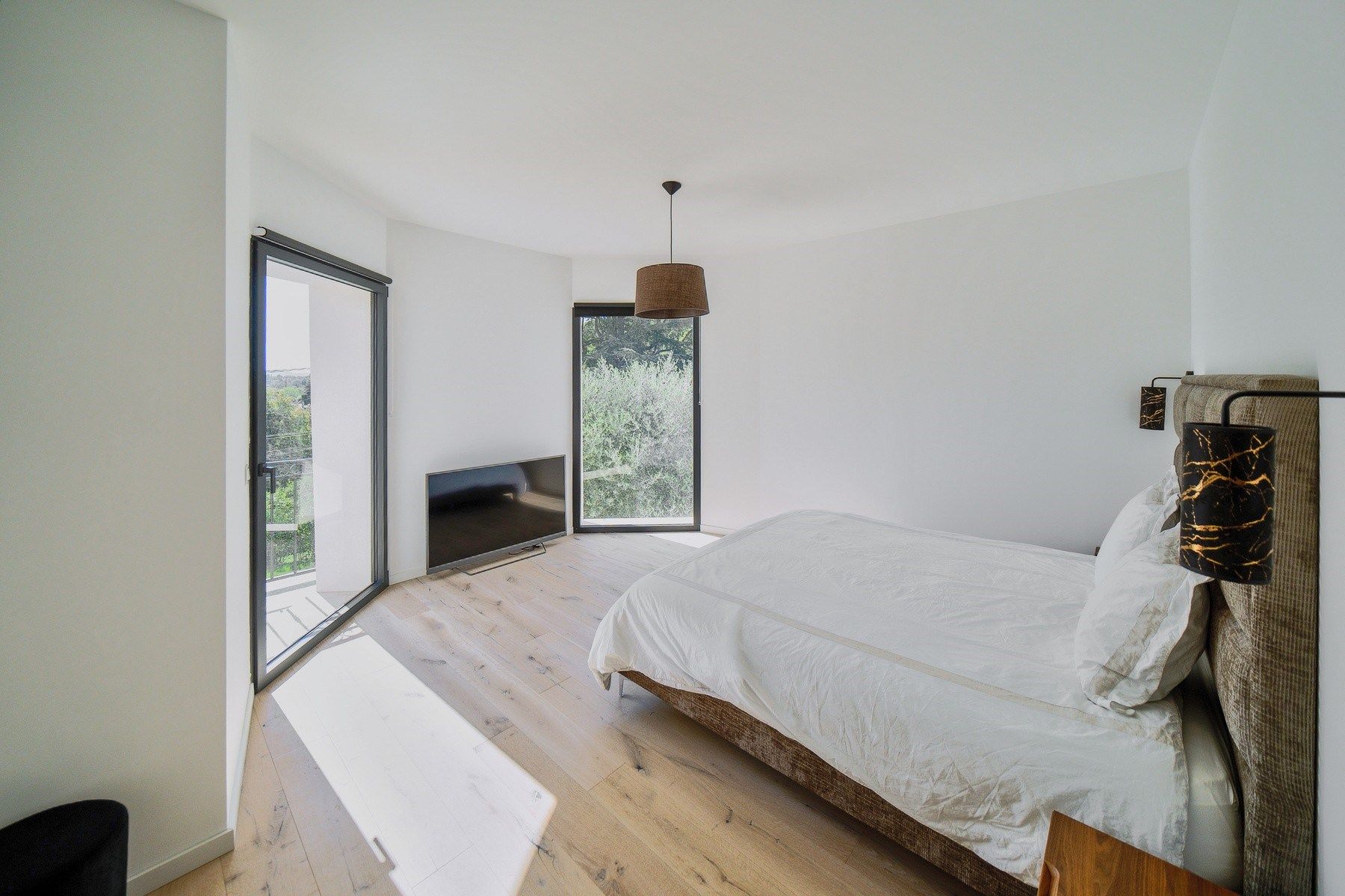 villa 9 Pièces en vente sur CHATEAUNEUF GRASSE (06740)