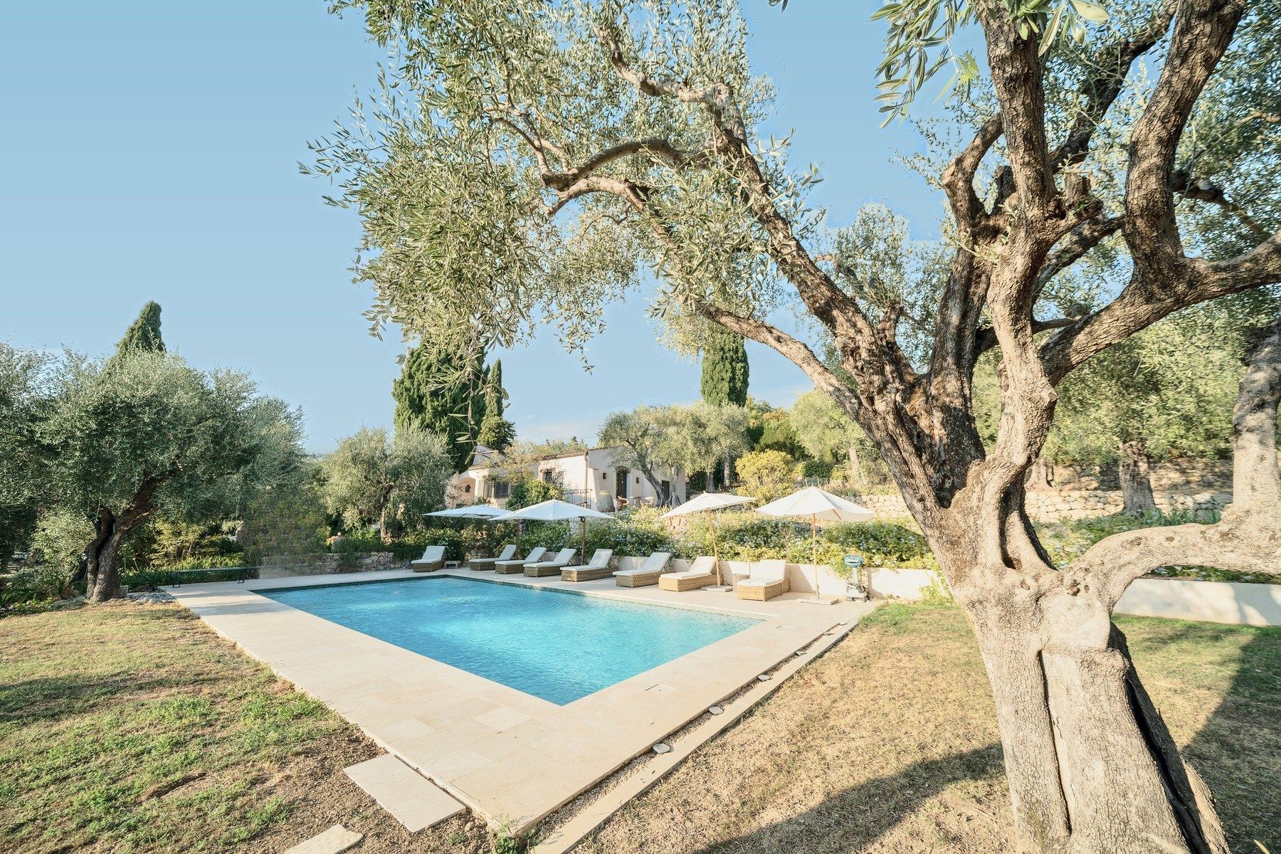 maison provençale 8 Pièces en vente sur PLASCASSIER (06130)