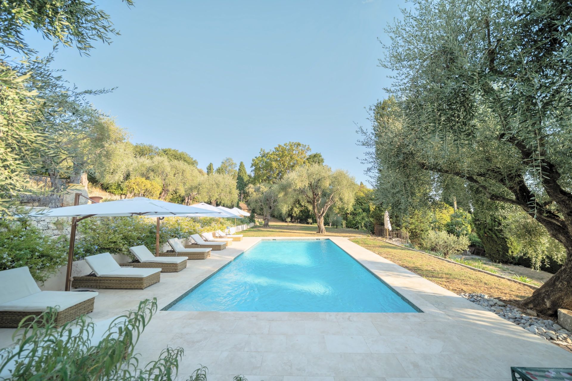 provencal house 8 Rooms for sale on PLASCASSIER (06130)