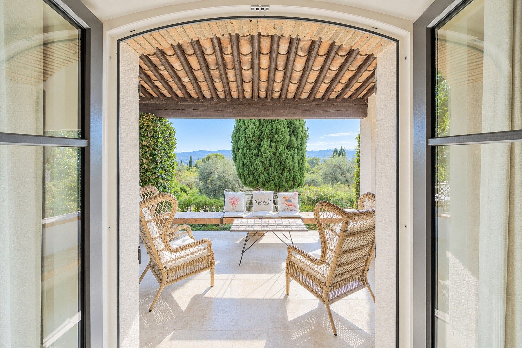 maison provençale 8 Pièces en vente sur PLASCASSIER (06130)