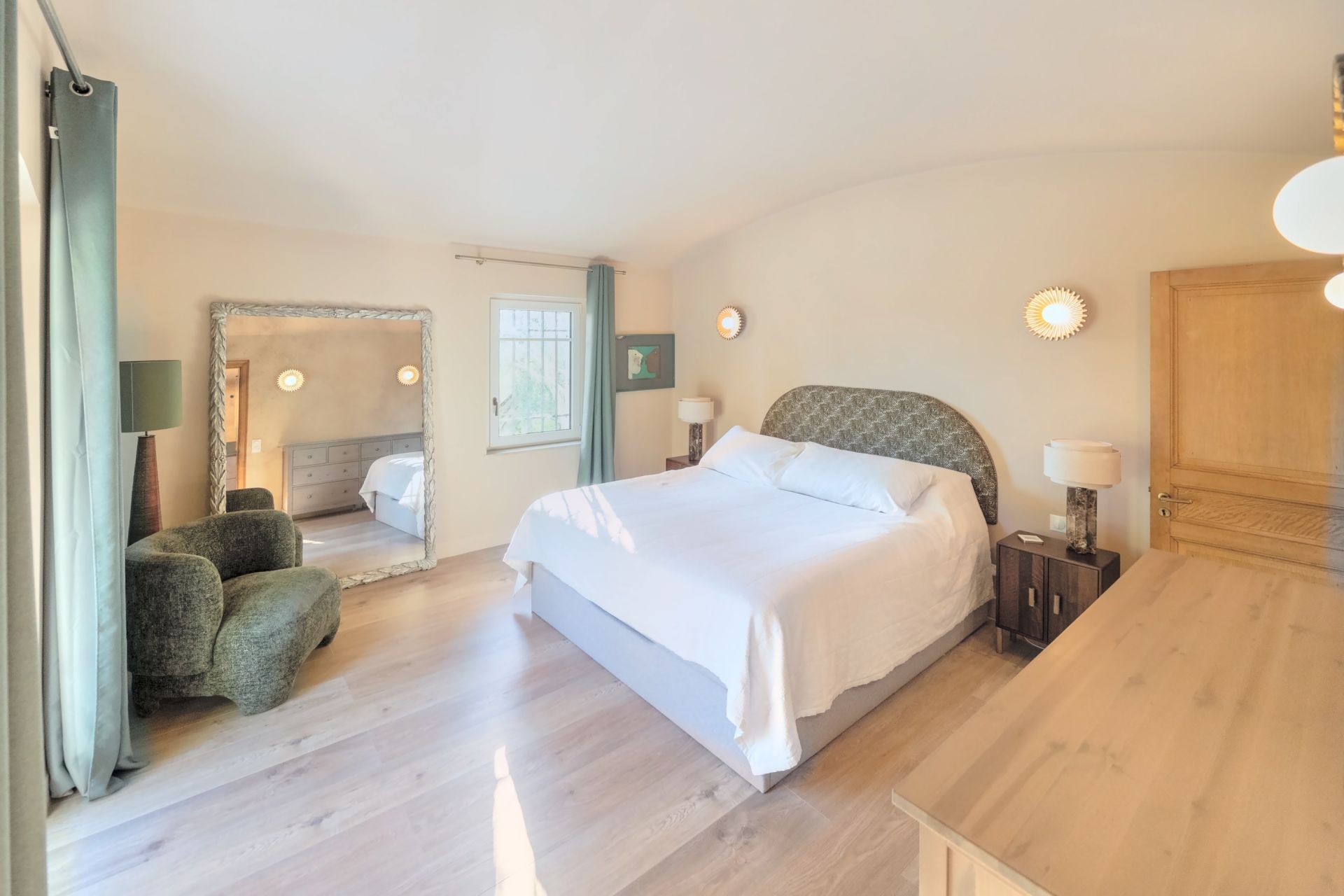 provencal house 8 Rooms for sale on PLASCASSIER (06130)