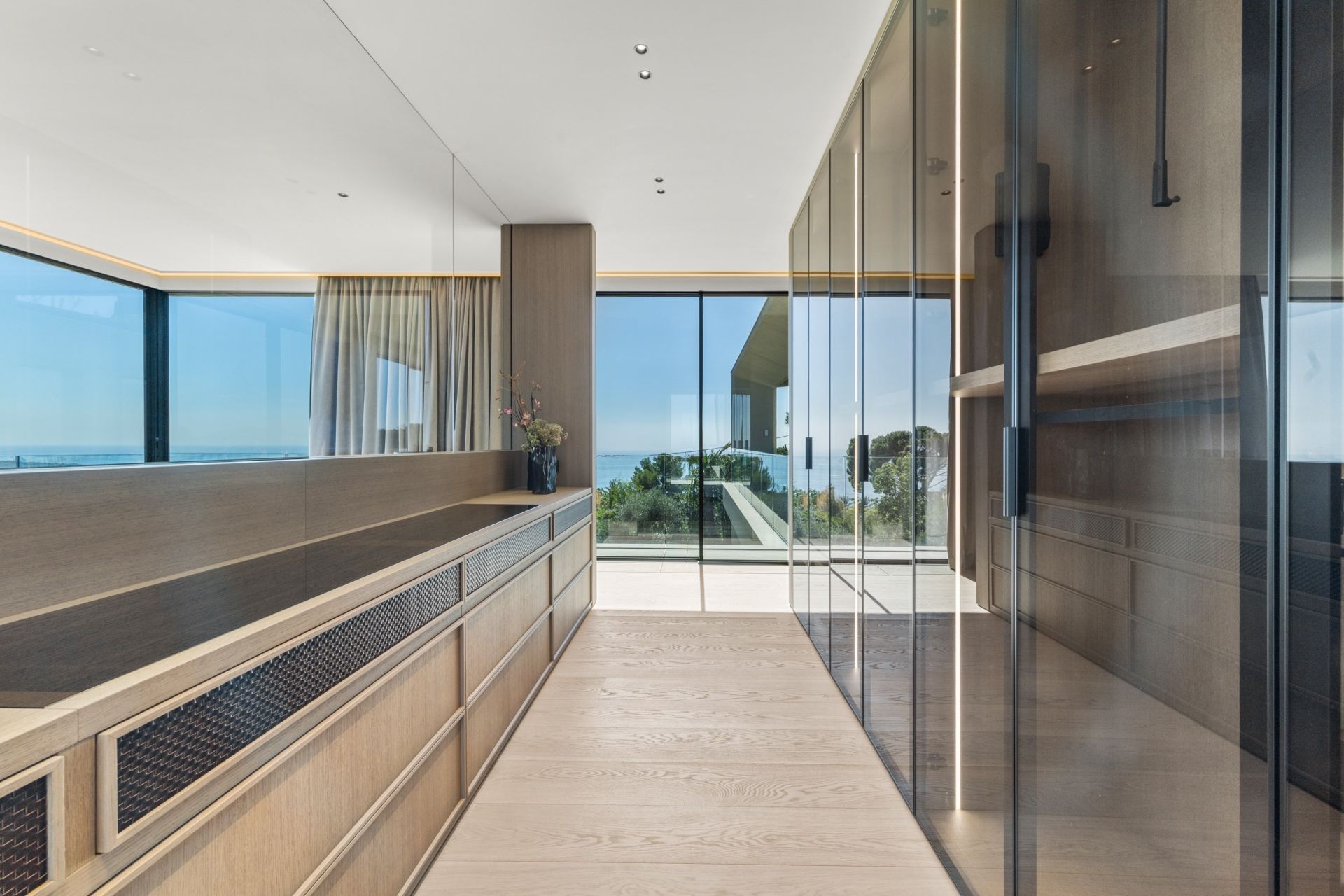 maison contemporaine 12 Pièces en vente sur VALLAURIS (06220)
