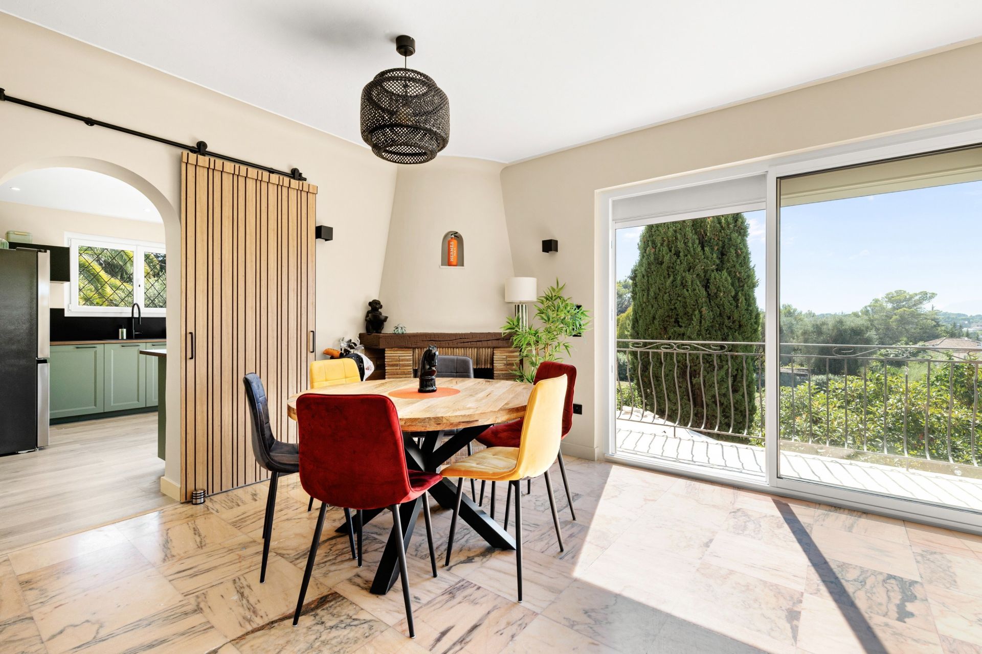 appartement 5 Pièces en vente sur MOUGINS (06250)