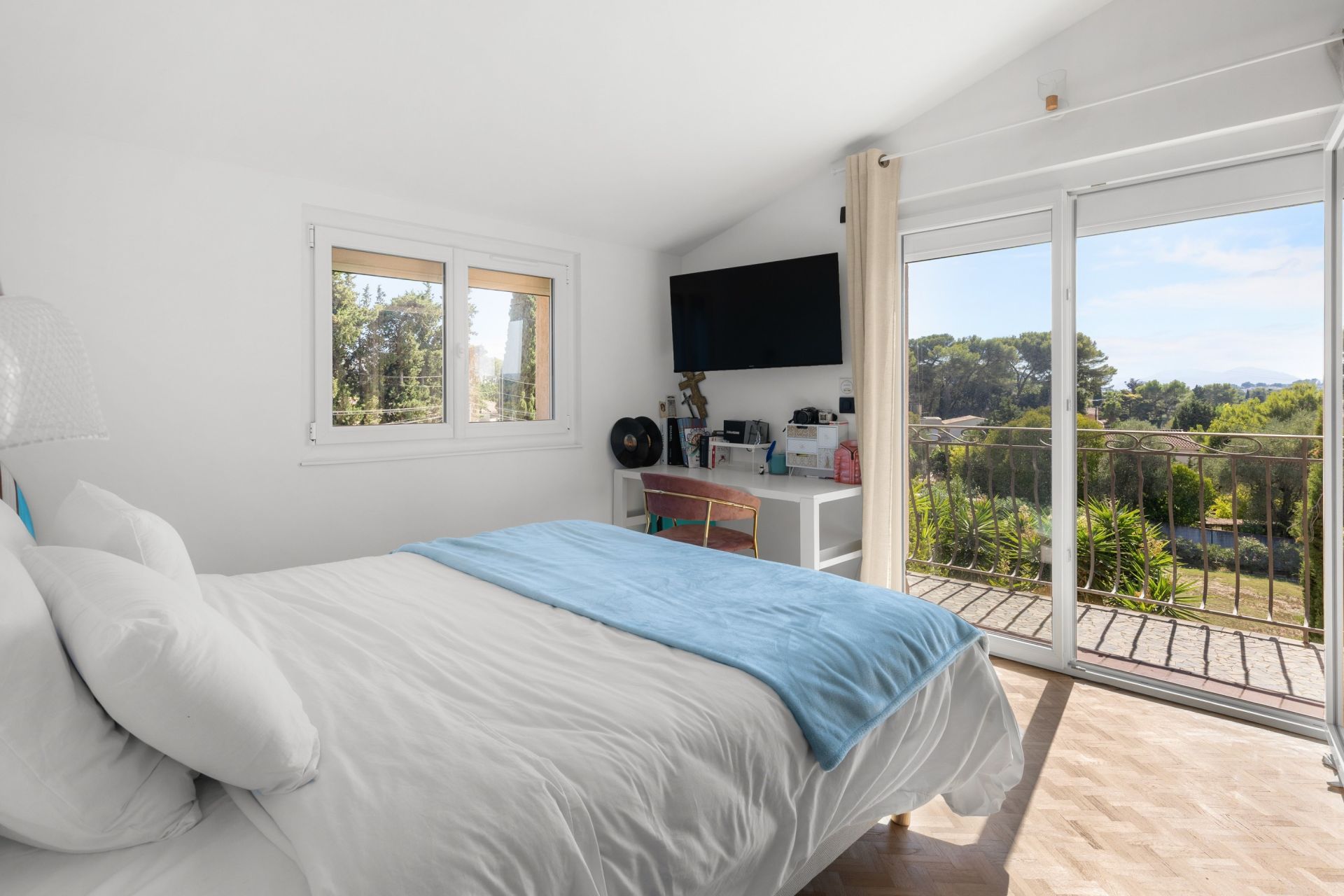 appartement 5 Pièces en vente sur MOUGINS (06250)