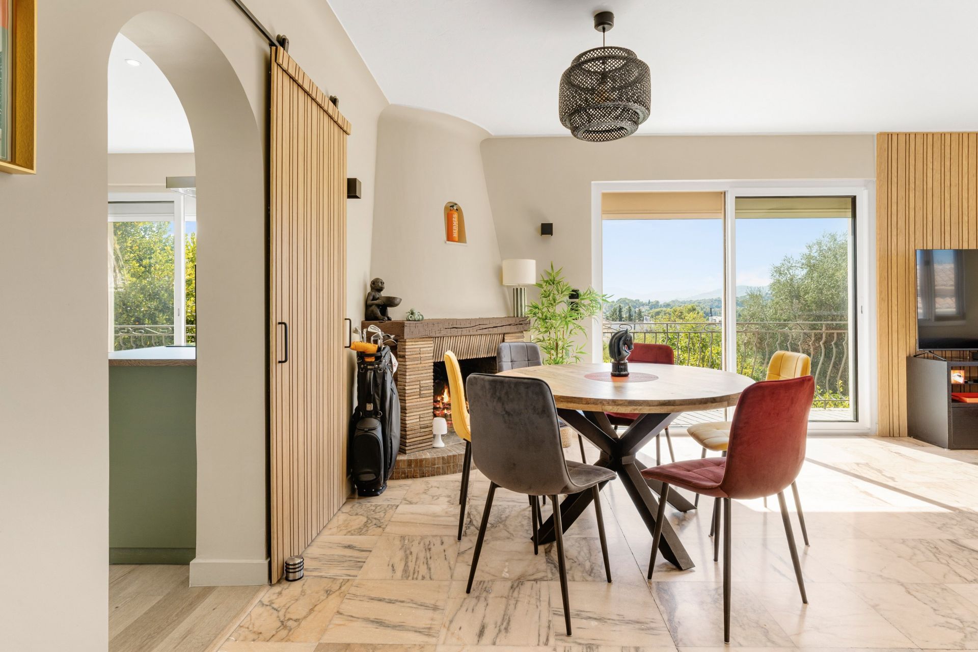 appartement 5 Pièces en vente sur MOUGINS (06250)