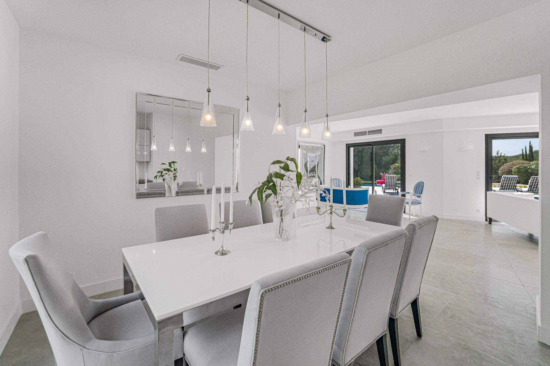 maison contemporaine 10 Pièces en vente sur MOUGINS (06250)