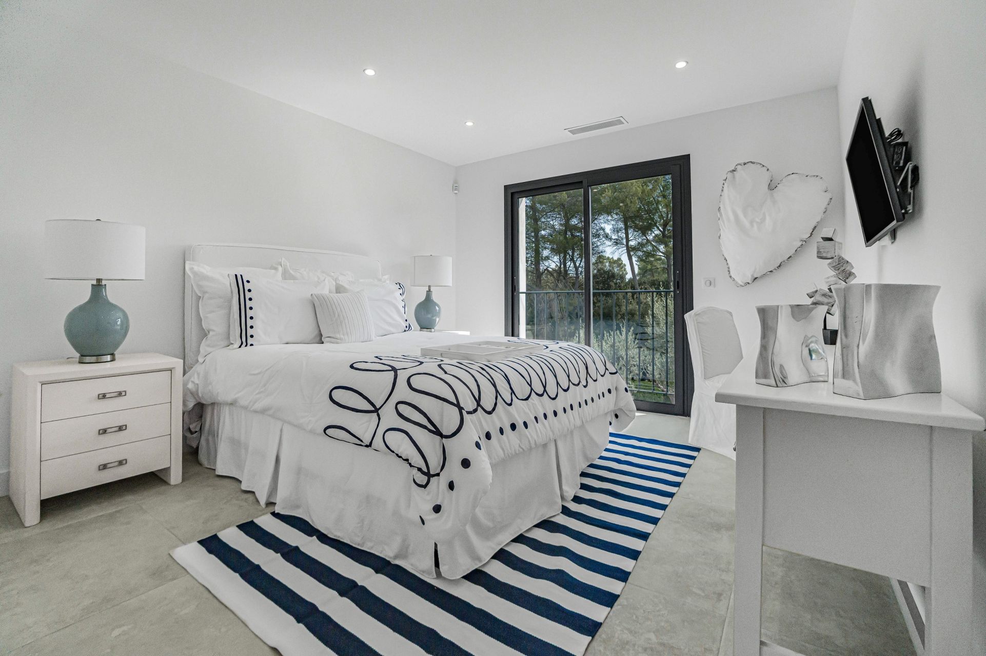 maison contemporaine 10 Pièces en vente sur MOUGINS (06250)