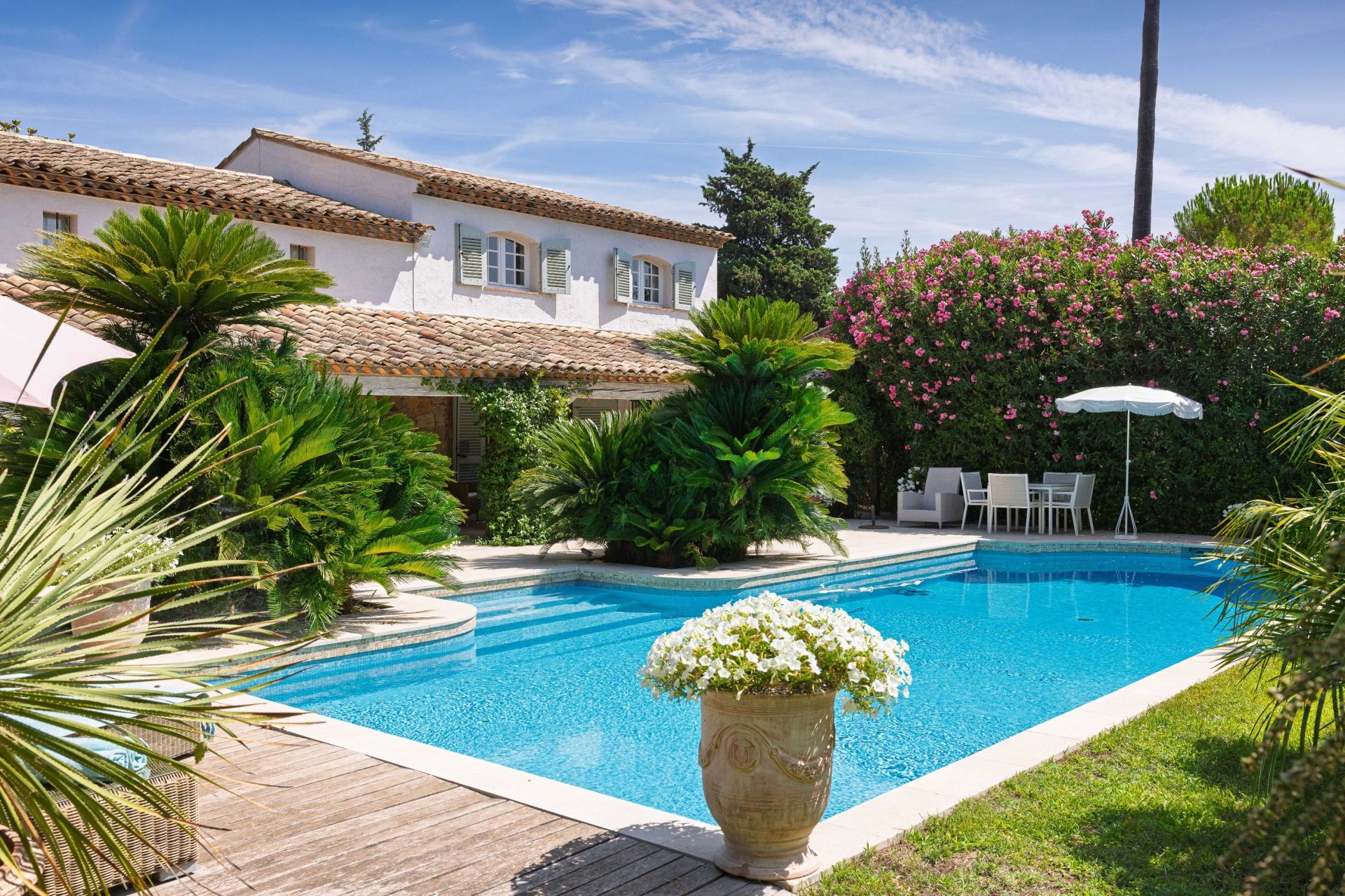 villa 7 Pièces en vente sur MOUGINS (06250)