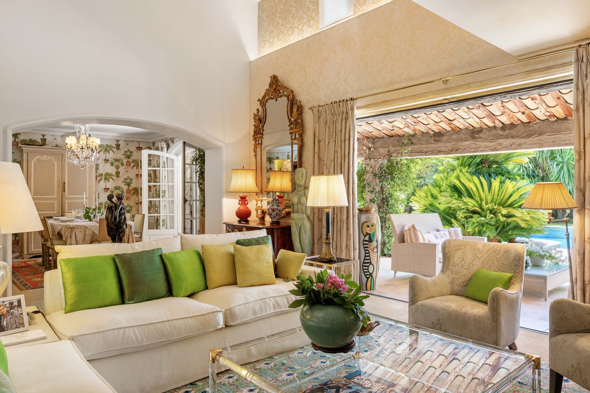 villa 7 Pièces en vente sur MOUGINS (06250)