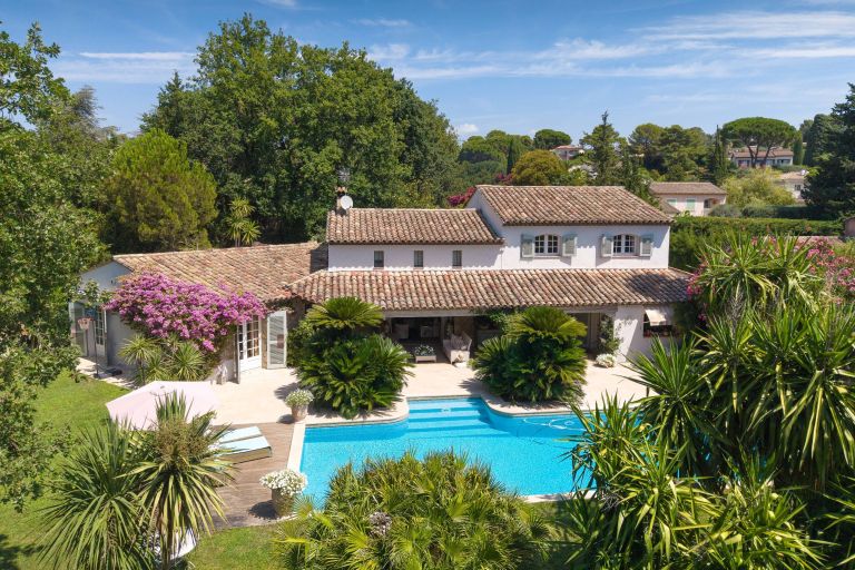 villa 7 Pièces en vente sur MOUGINS (06250)