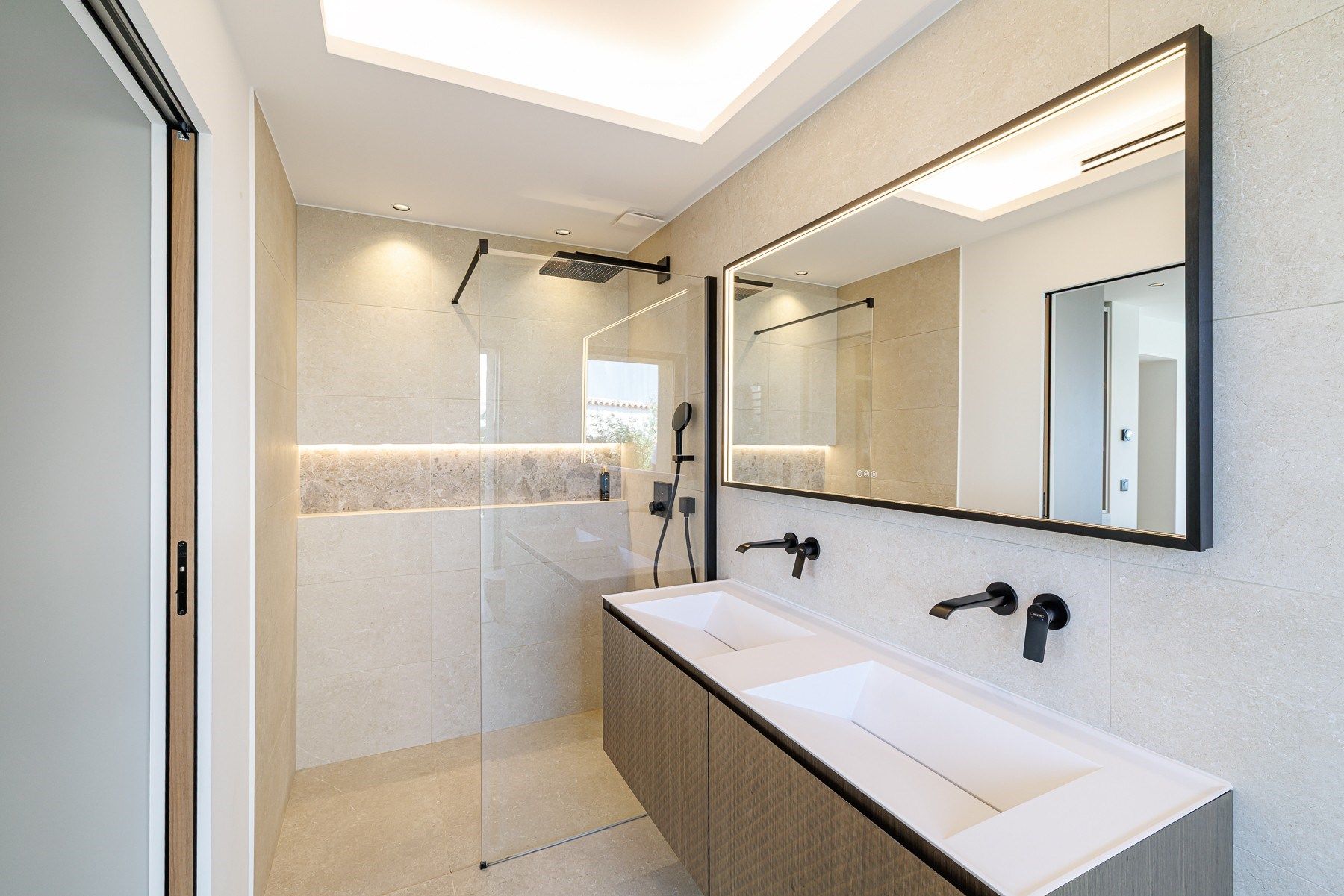 maison contemporaine 10 Pièces en vente sur MANDELIEU LA NAPOULE (06210)