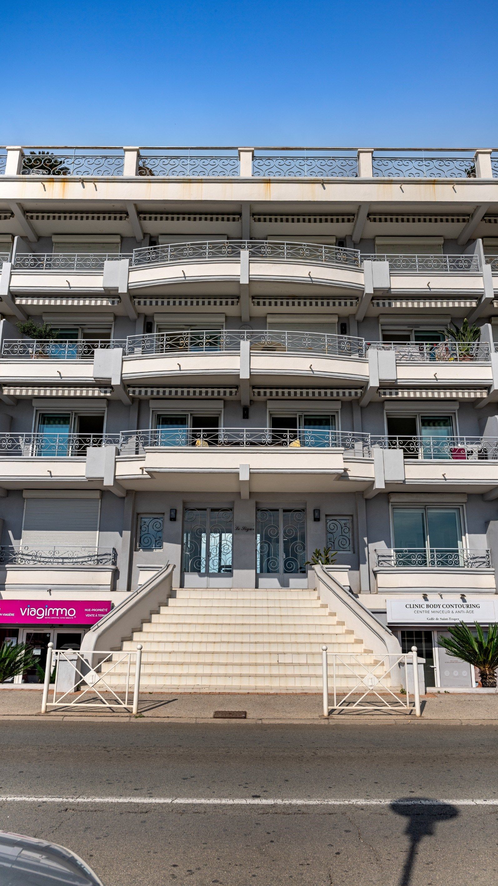 apartment 5 Rooms for sale on STE MAXIME (83120)