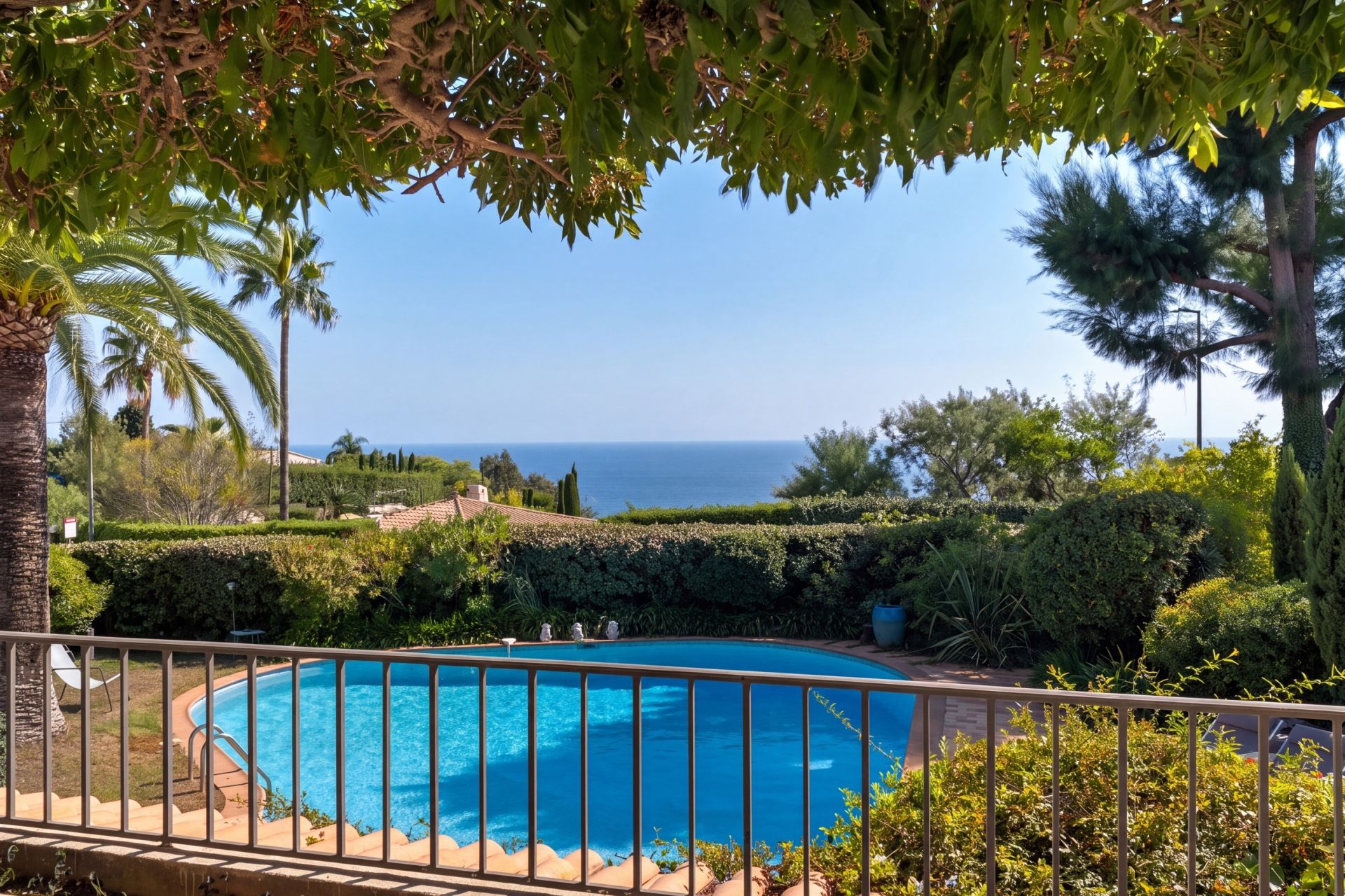 provencal house 5 Rooms for sale on VALLAURIS (06220)