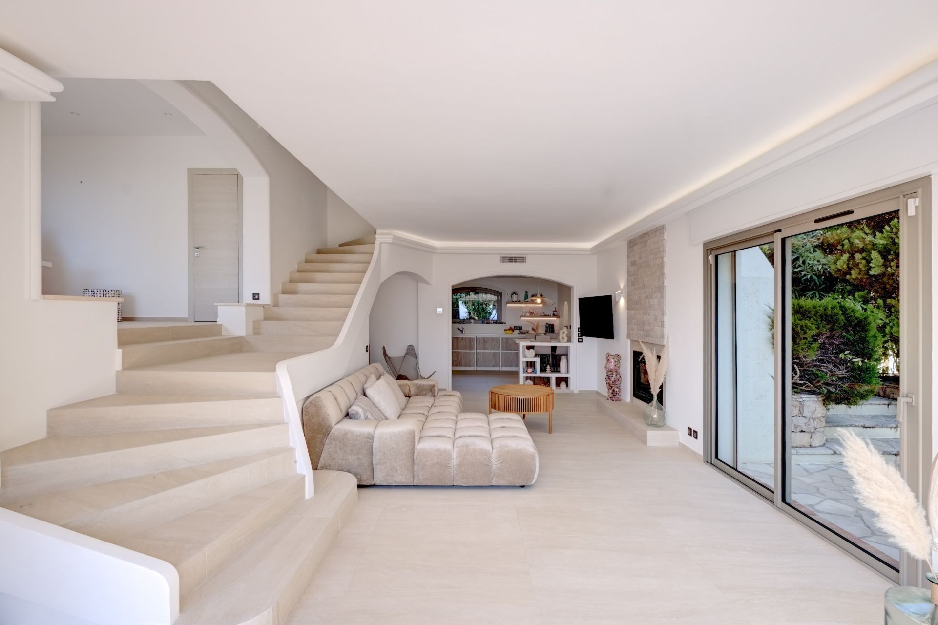 provencal house 5 Rooms for sale on VALLAURIS (06220)