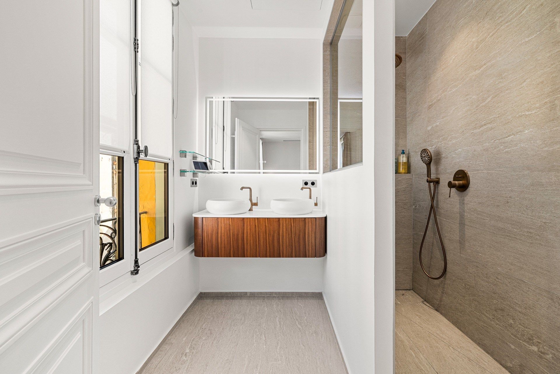 apartment 4 Rooms for sale on NICE (06000)