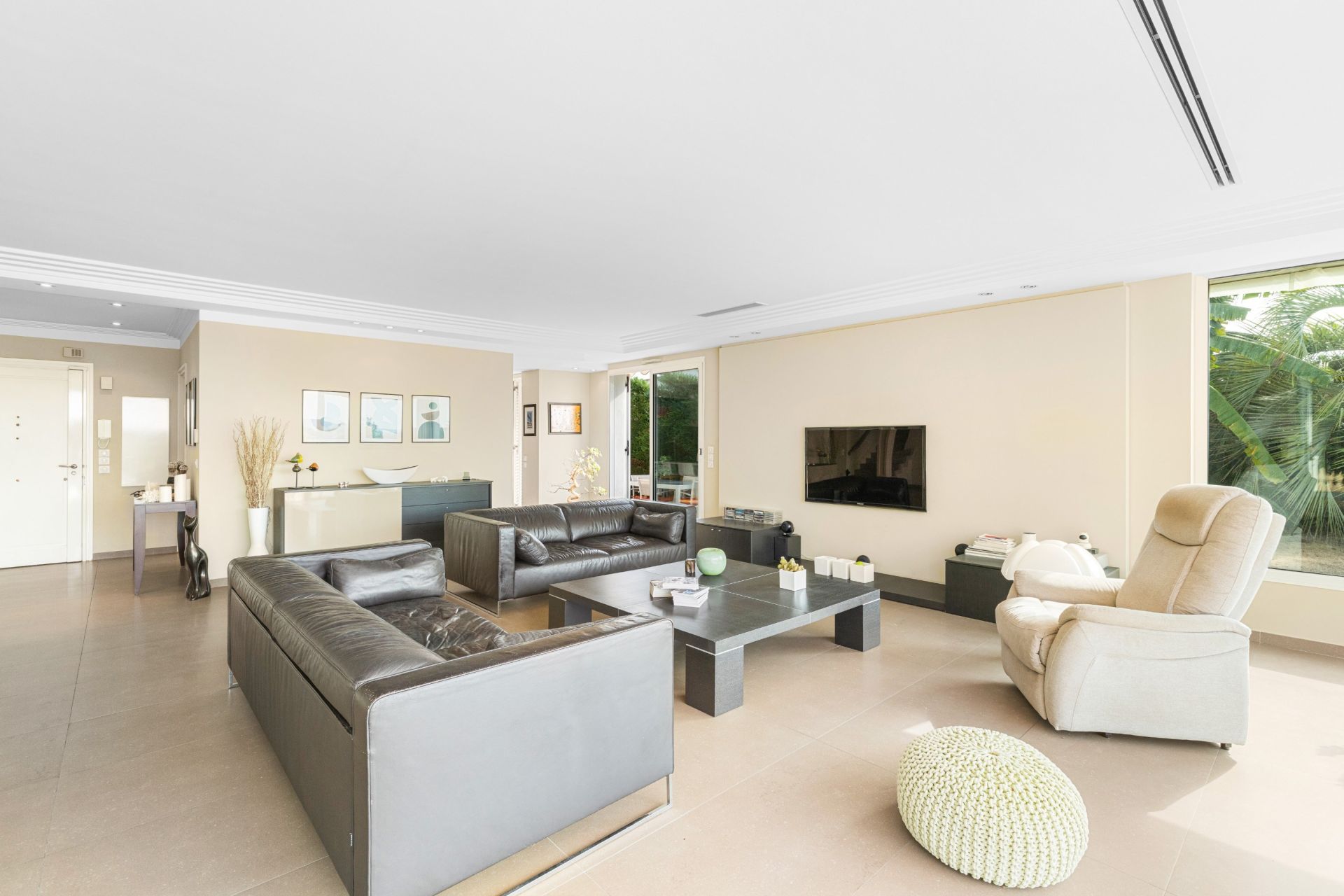 villa 5 Rooms for sale on VILLENEUVE LOUBET (06270)