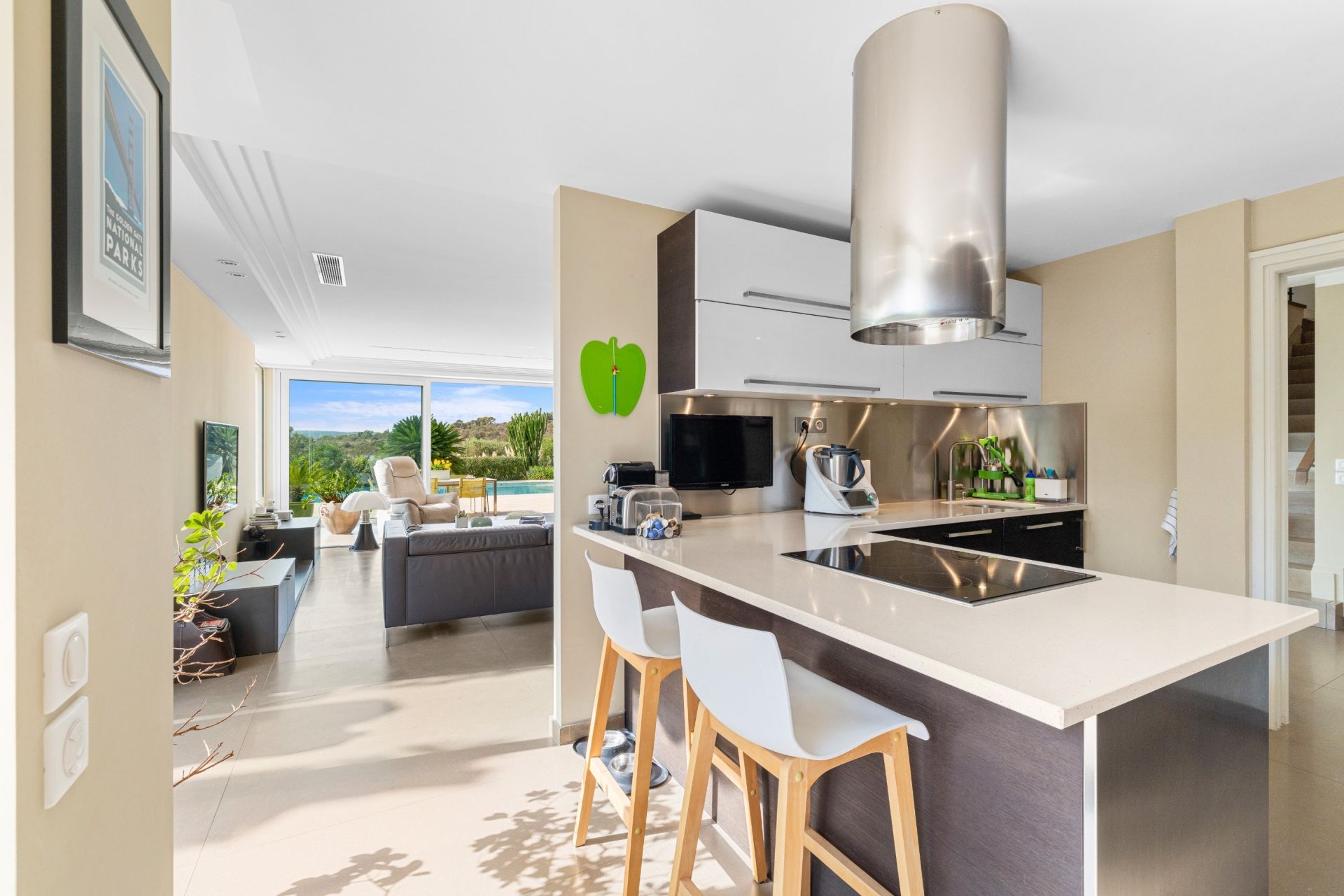 villa 5 Rooms for sale on VILLENEUVE LOUBET (06270)