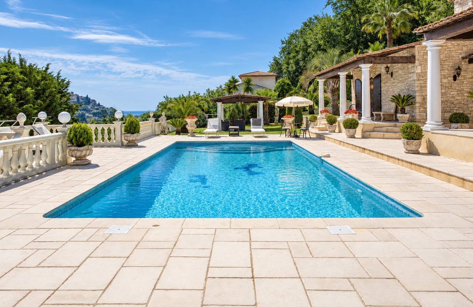 villa 5 Rooms for sale on CAGNES SUR MER (06800)