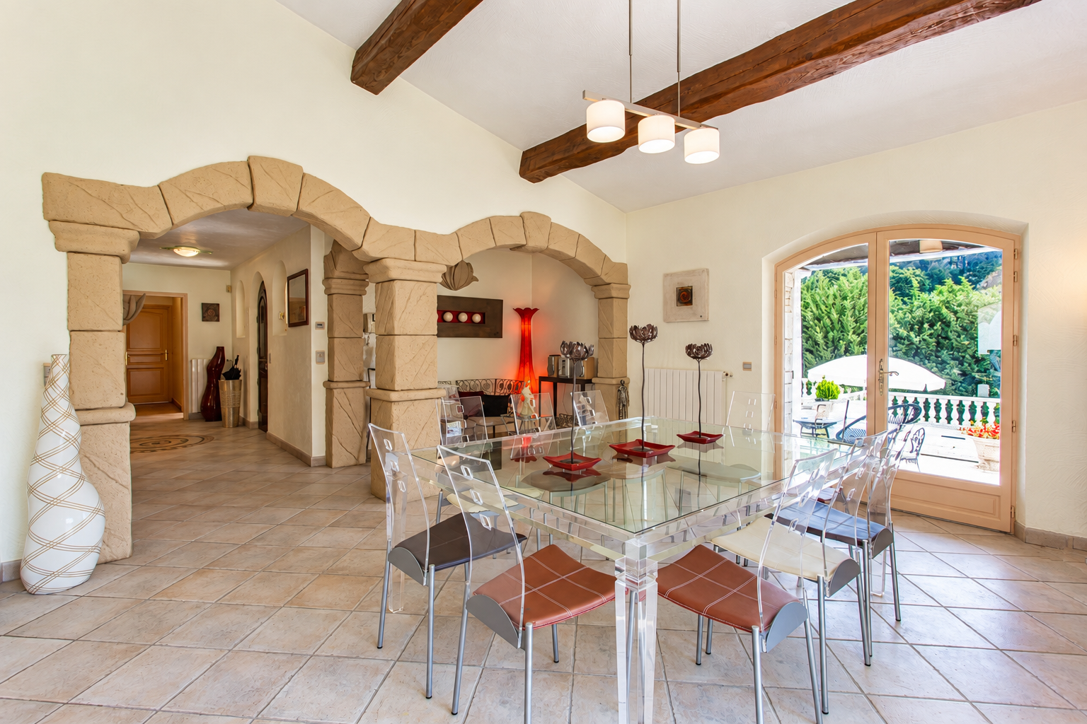 villa 5 Rooms for sale on CAGNES SUR MER (06800)