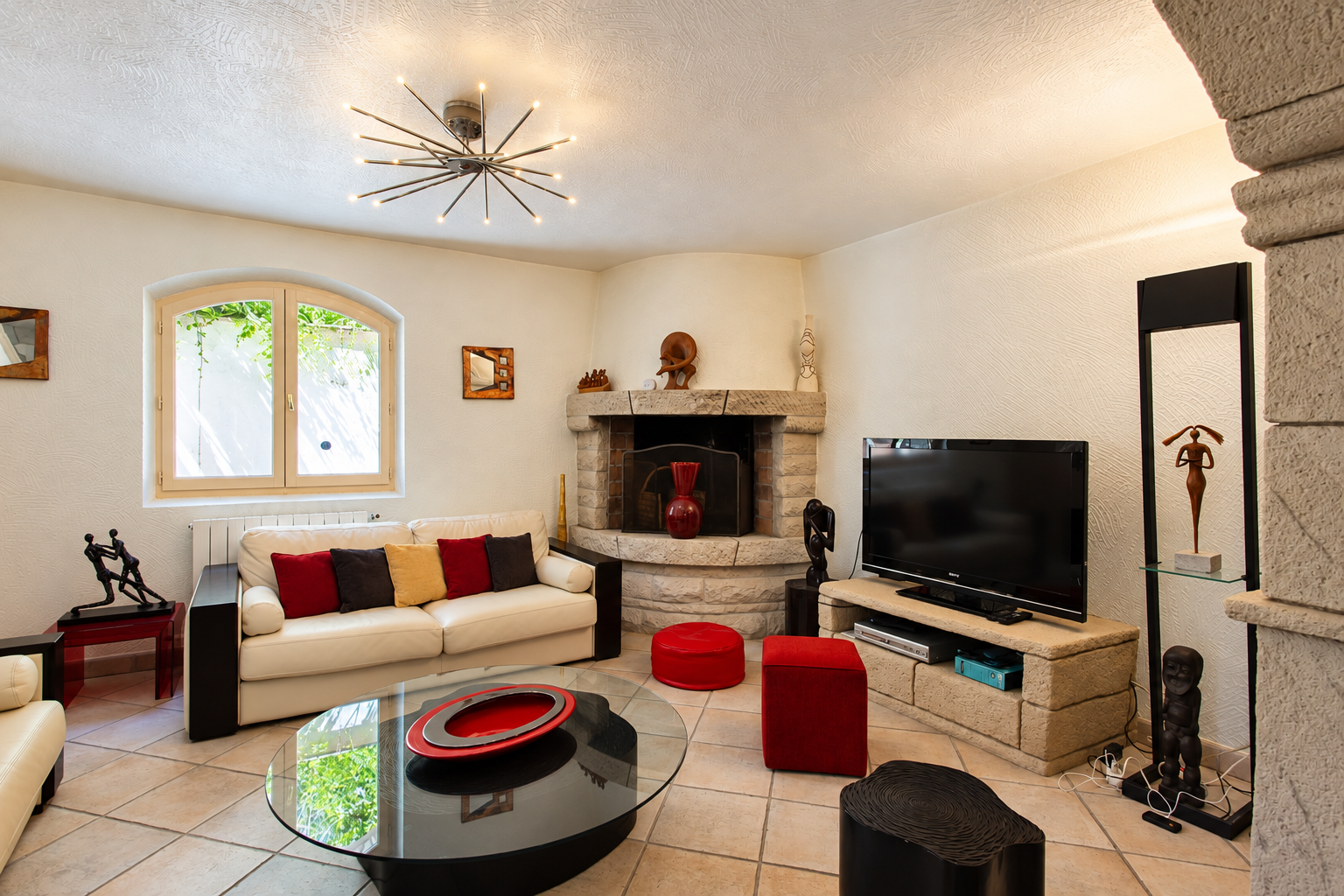 villa 5 Rooms for sale on CAGNES SUR MER (06800)
