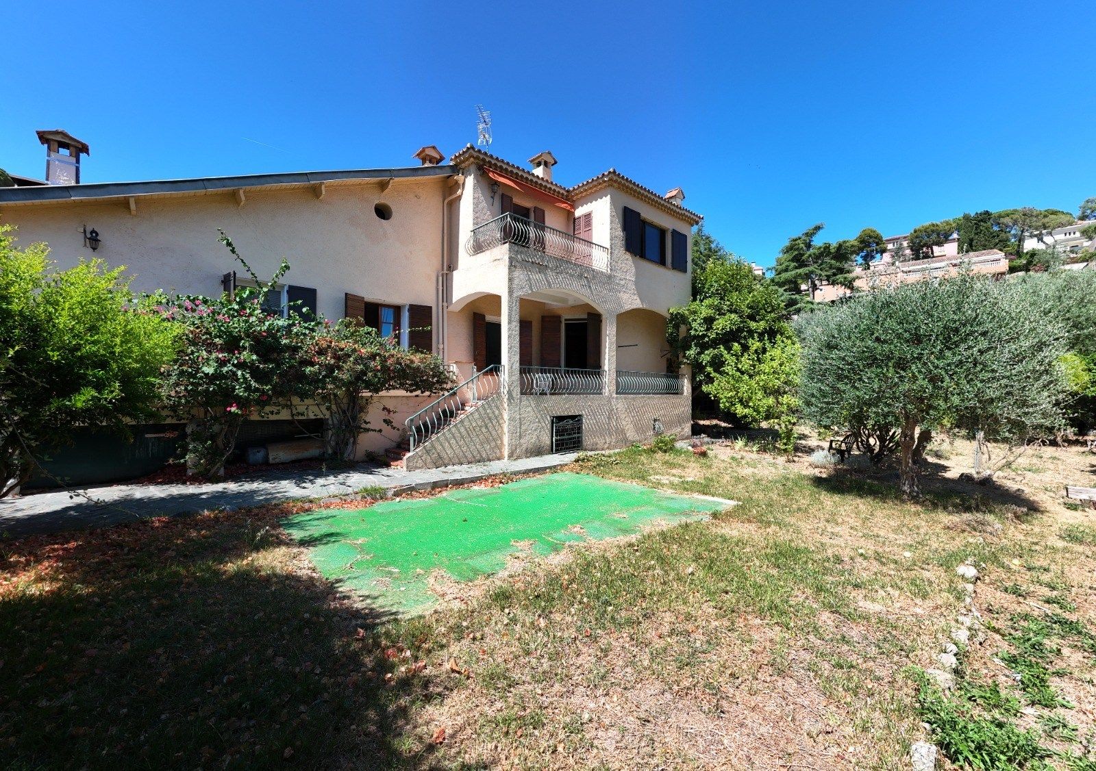 maison provençale 9 Pièces en vente sur VILLEFRANCHE SUR MER (06230)